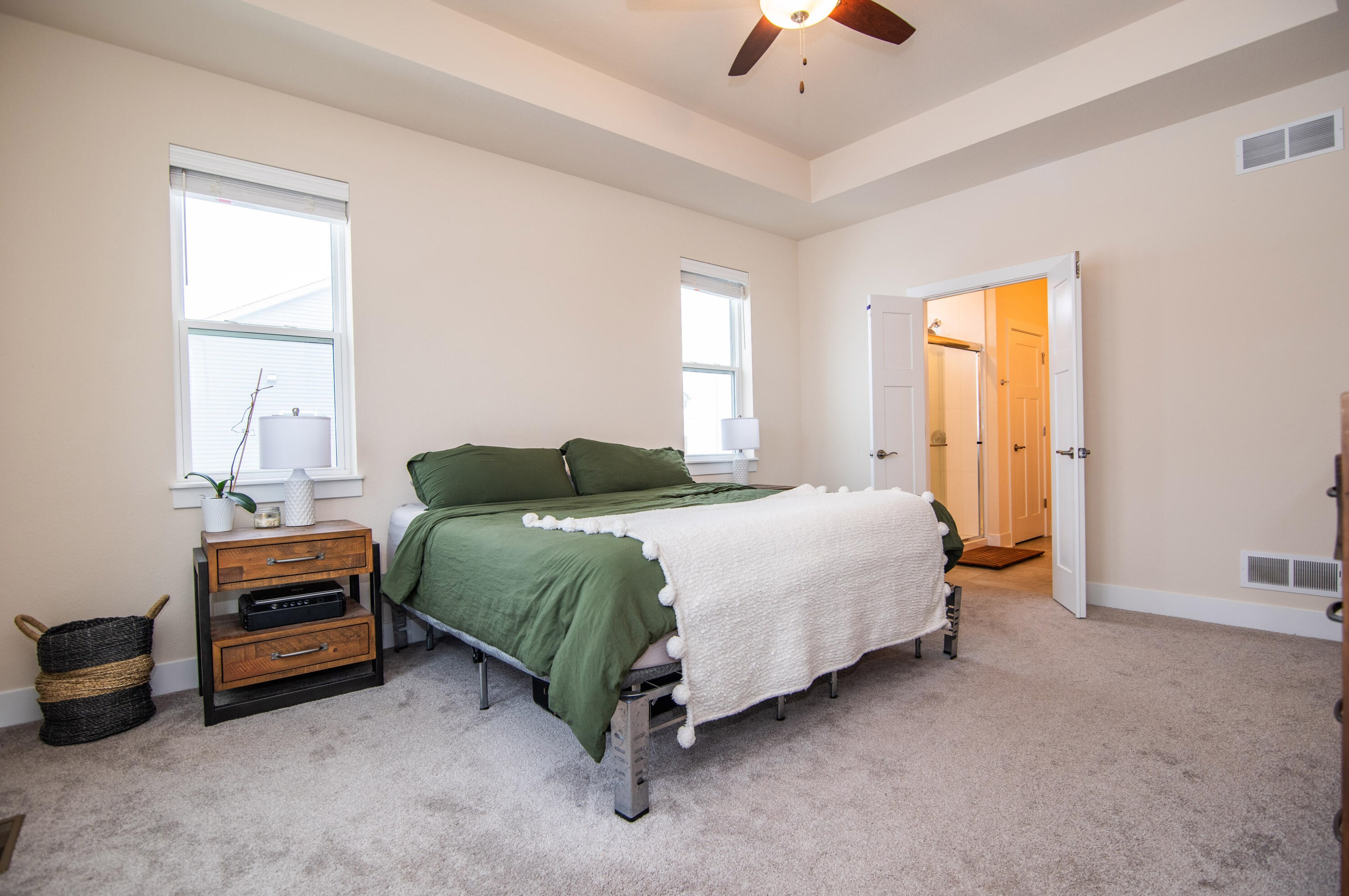 681 Spur Rd, Slinger WI  53086-9293 exterior