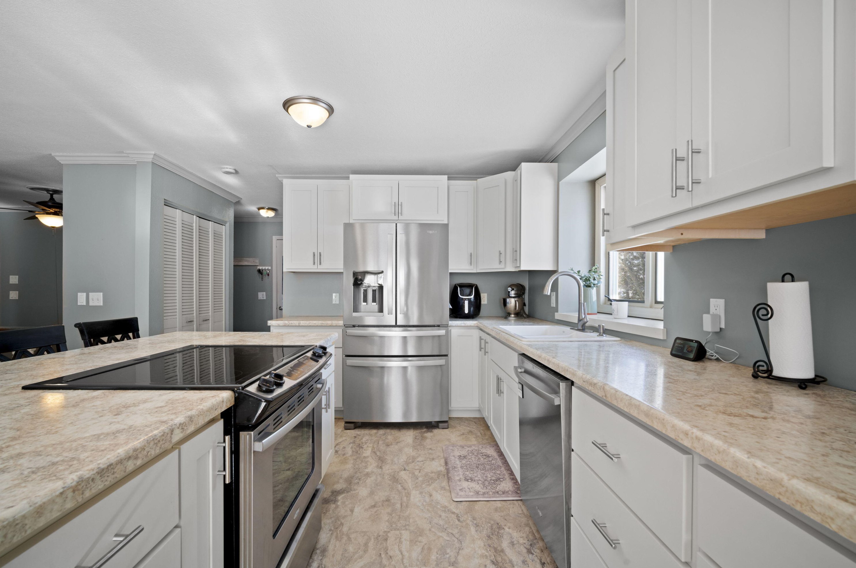 531 Tamarack Dr, West Bend, WI 53095-3623