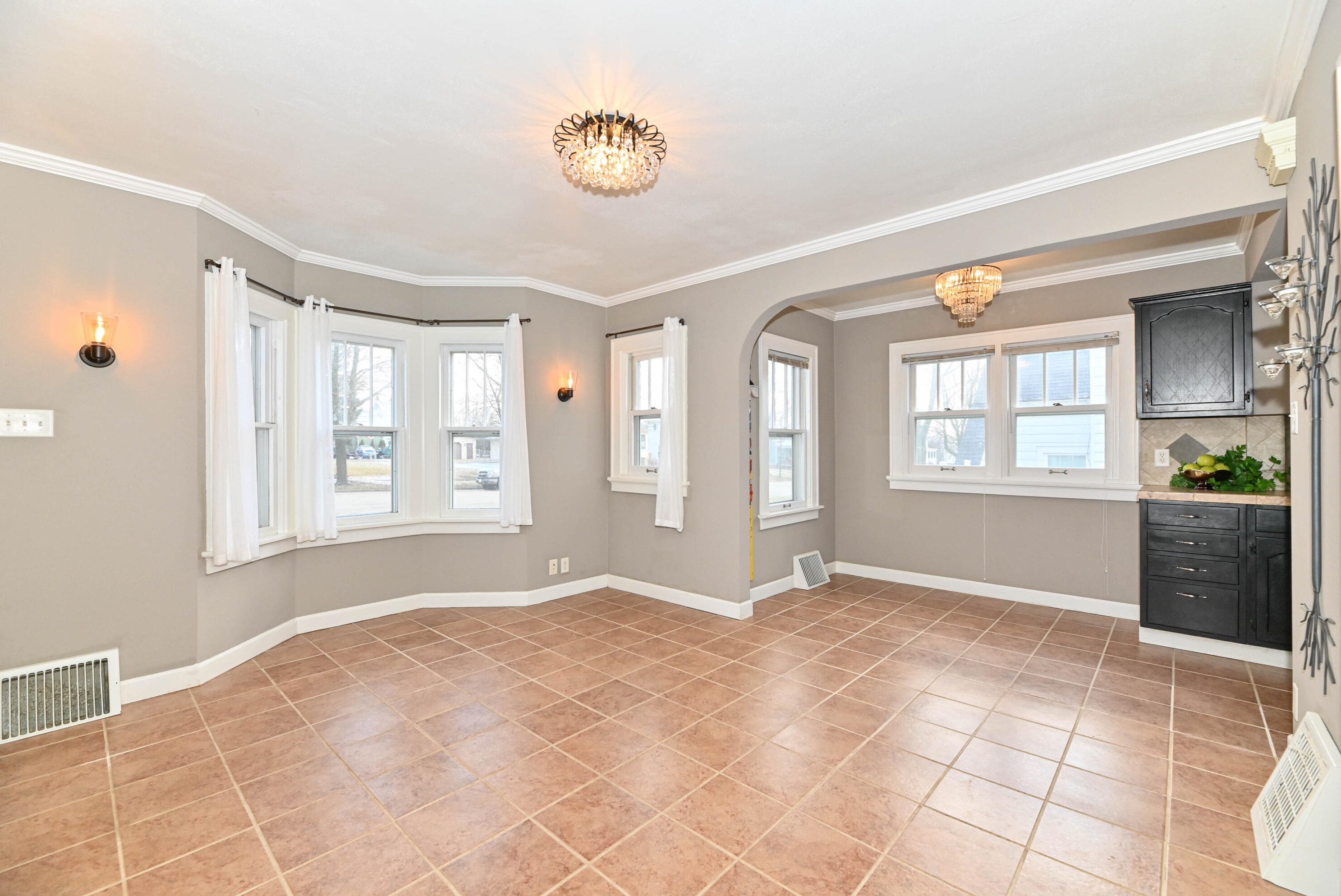 115 S Dewey Ave, Jefferson, WI 53549