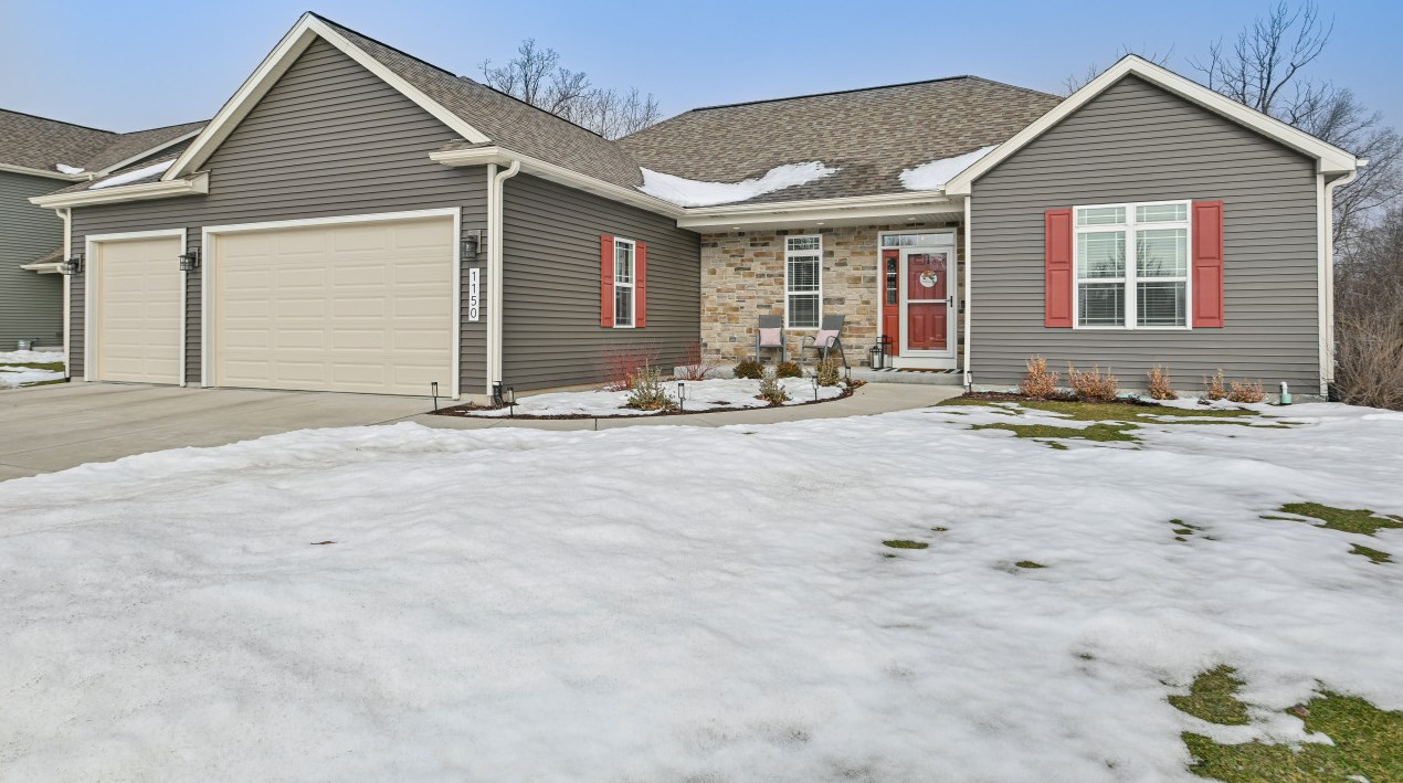 1150 W Rosemary Rd, Elkhorn, WI 53121