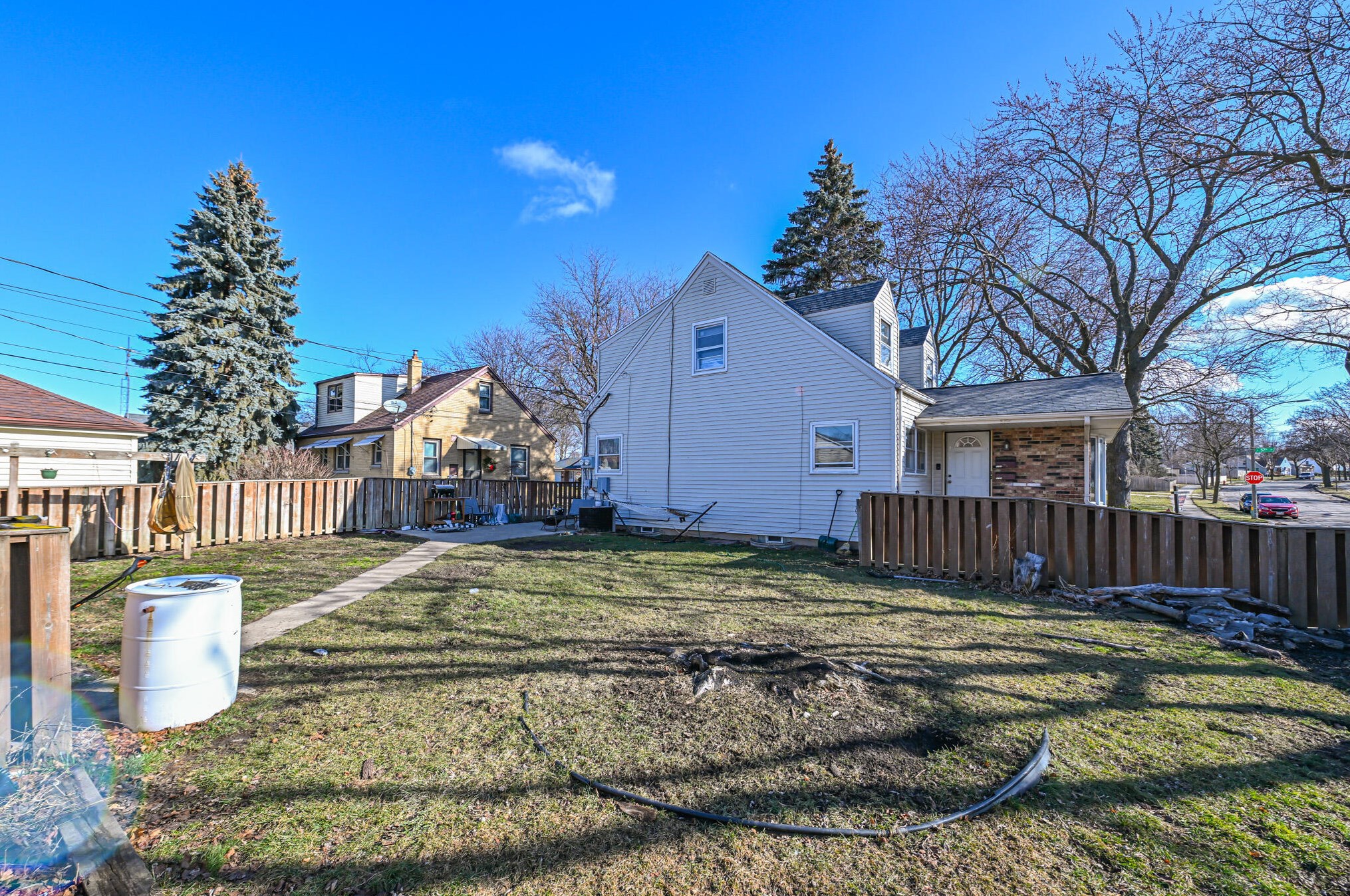 5700 Stack Dr, Milwaukee WI  53219-3138 exterior