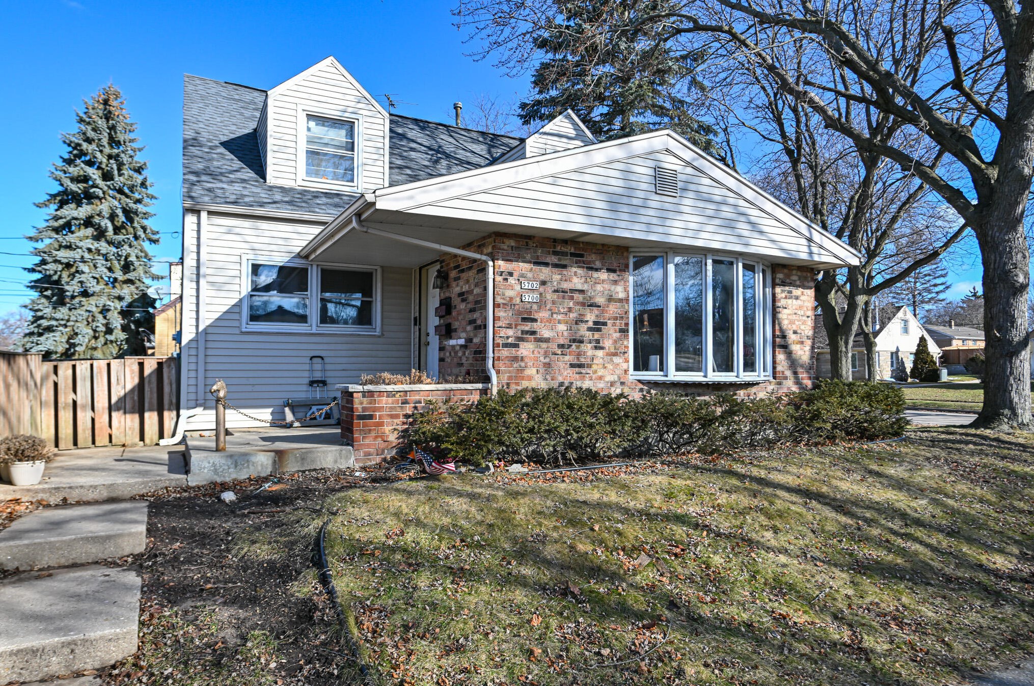 5700 Stack Dr, Milwaukee WI  53219-3138 exterior