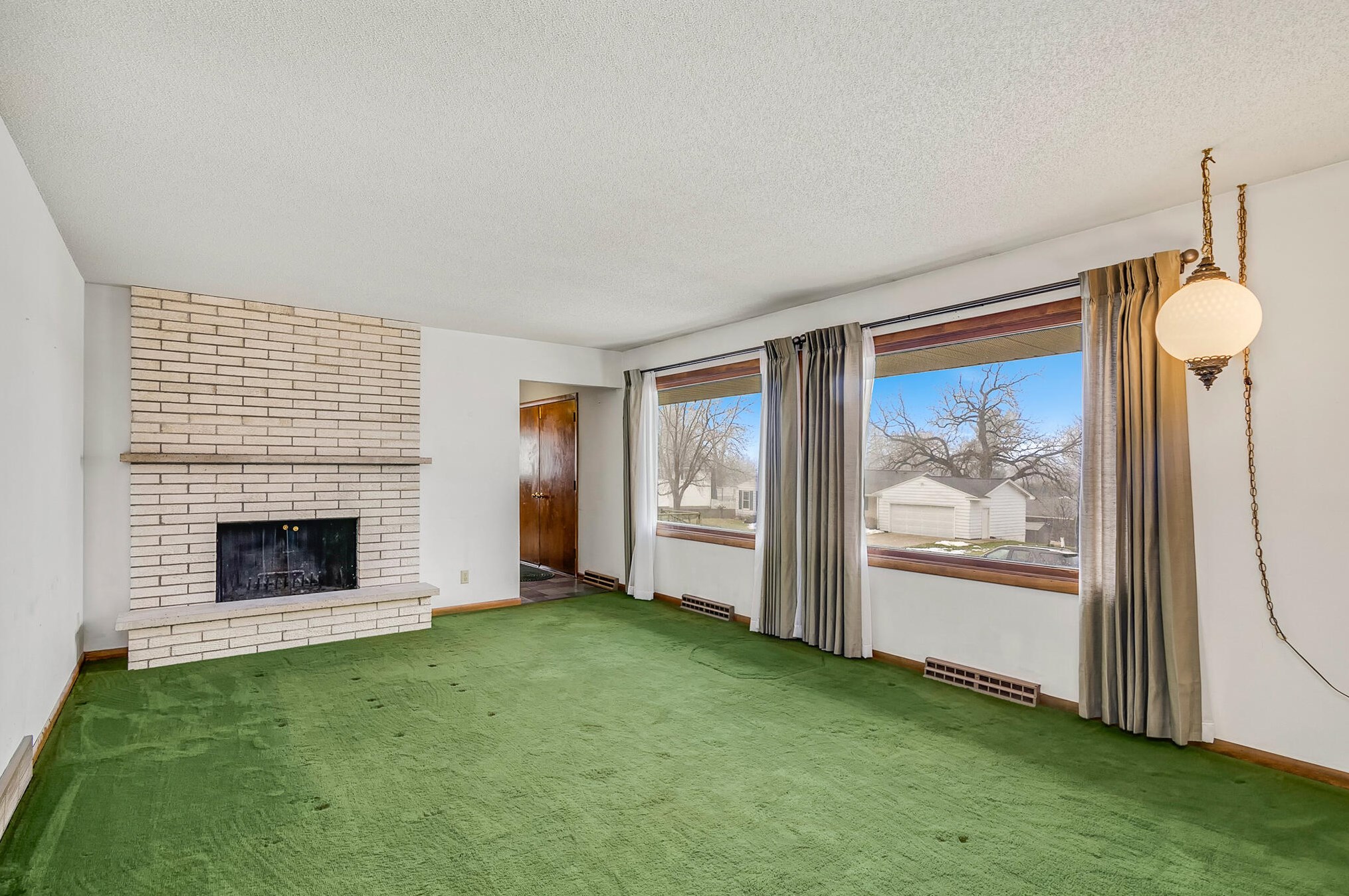1147 Cliffwood Ln, La Crosse, WI 54601-6032
