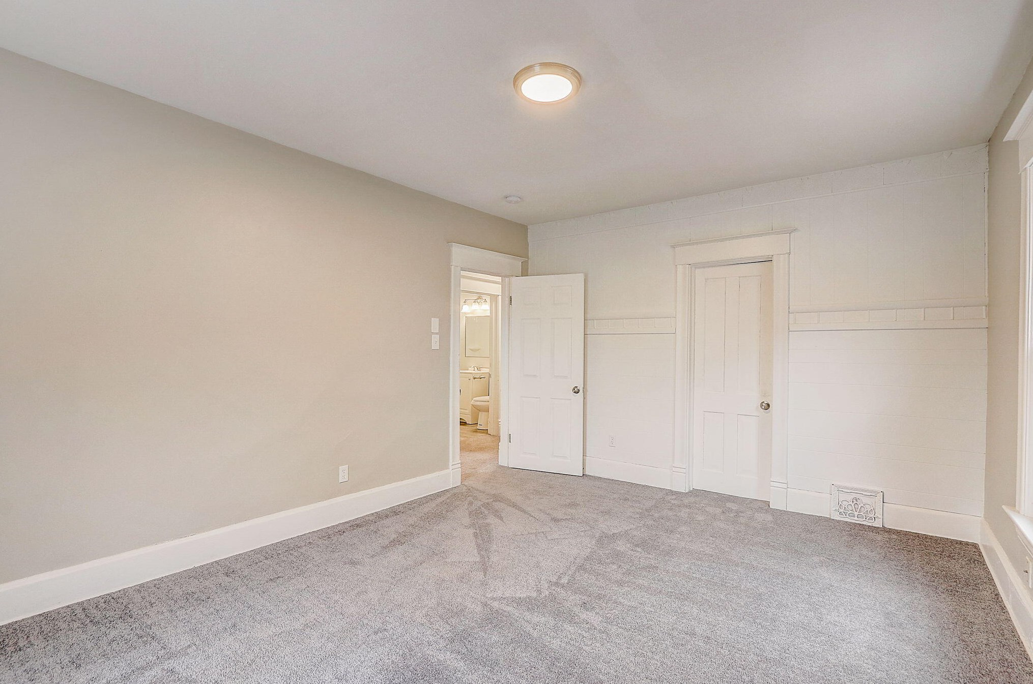 1553 Taylor Ave, Racine WI  53403-2172 exterior