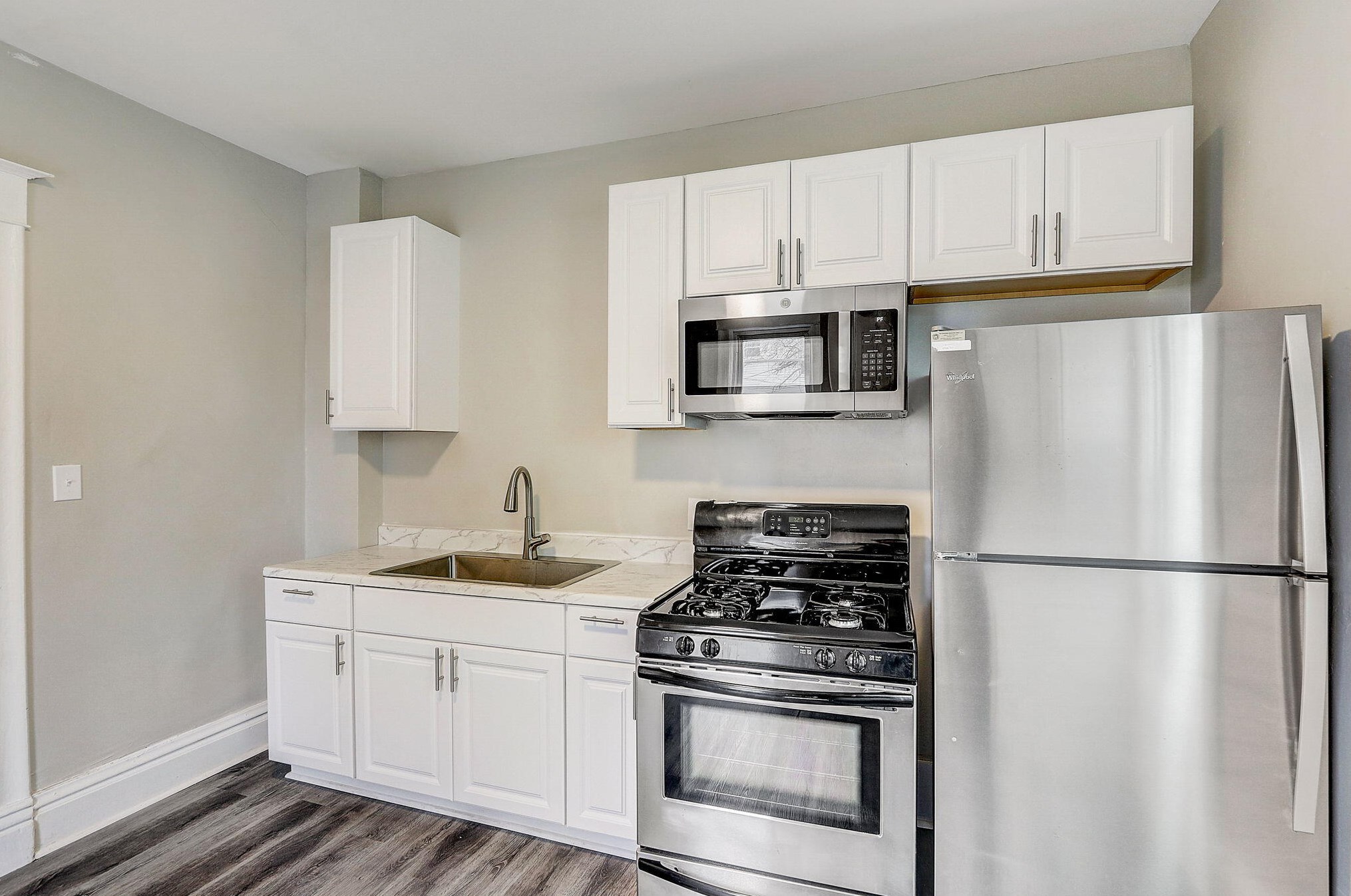 1553 Taylor Ave, Racine WI  53403-2172 exterior