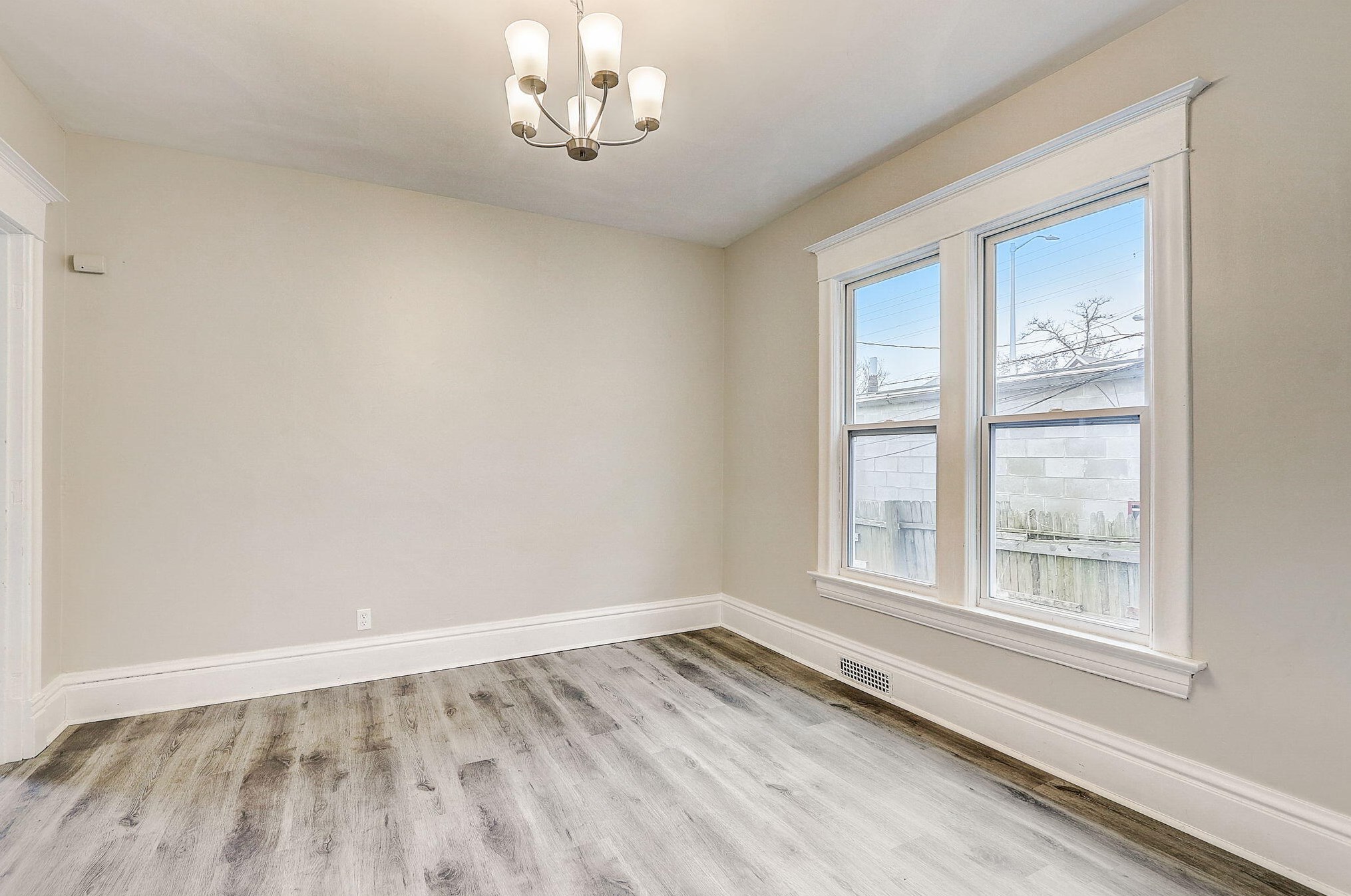 1553 Taylor Ave, Racine WI  53403-2172 exterior