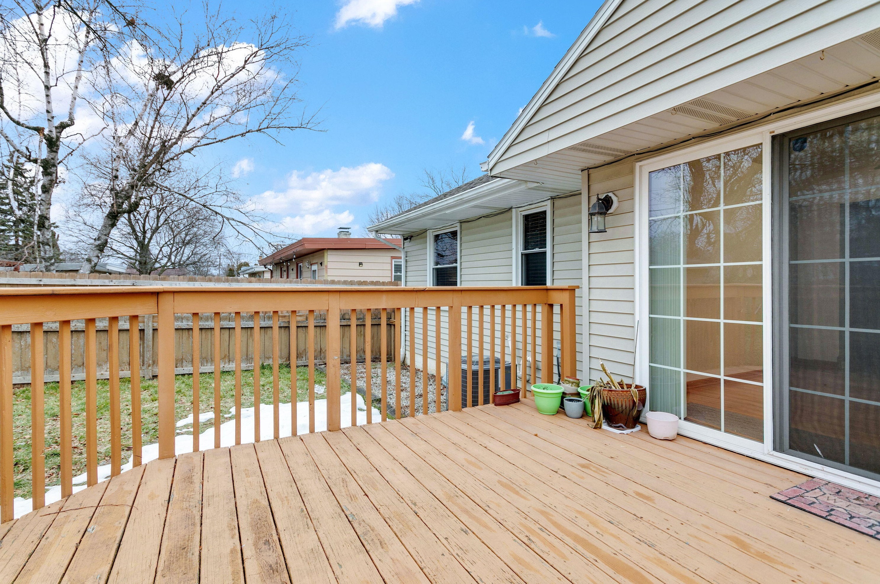 3863 83rd St, Milwaukee WI  53220-1631 exterior