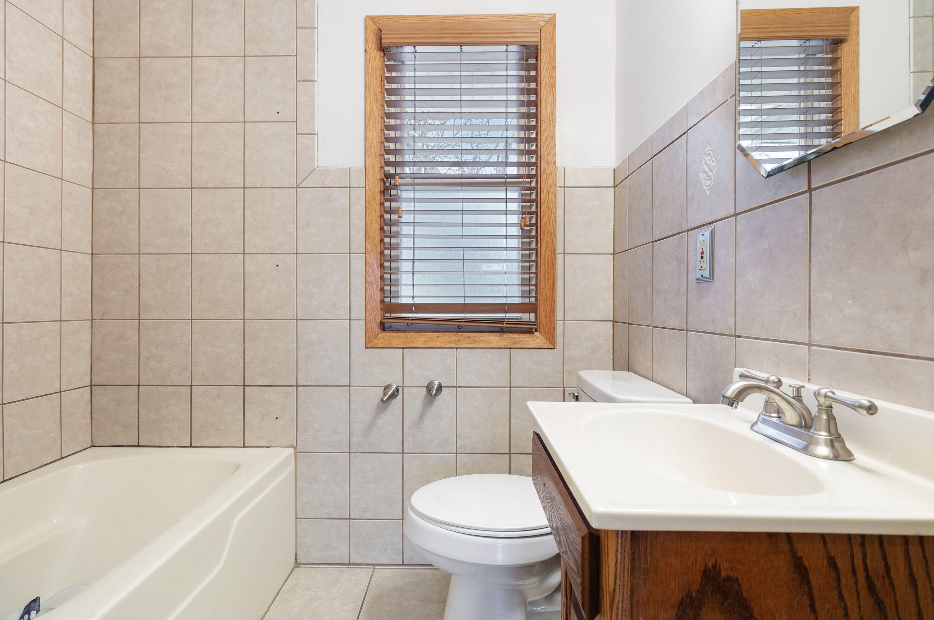 3863 83rd St, Milwaukee WI  53220-1631 exterior