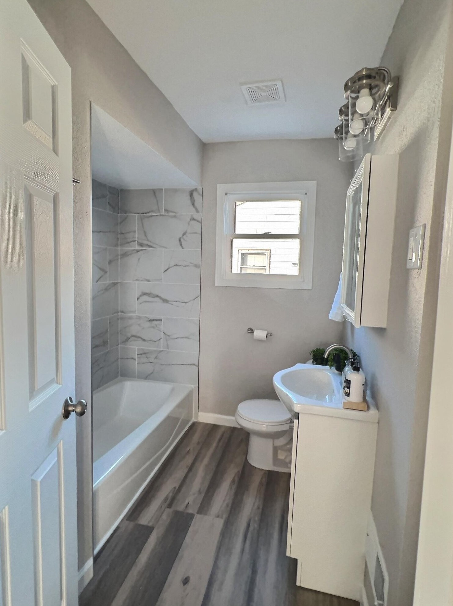 4304 75th St, Milwaukee WI  53216-1004 exterior