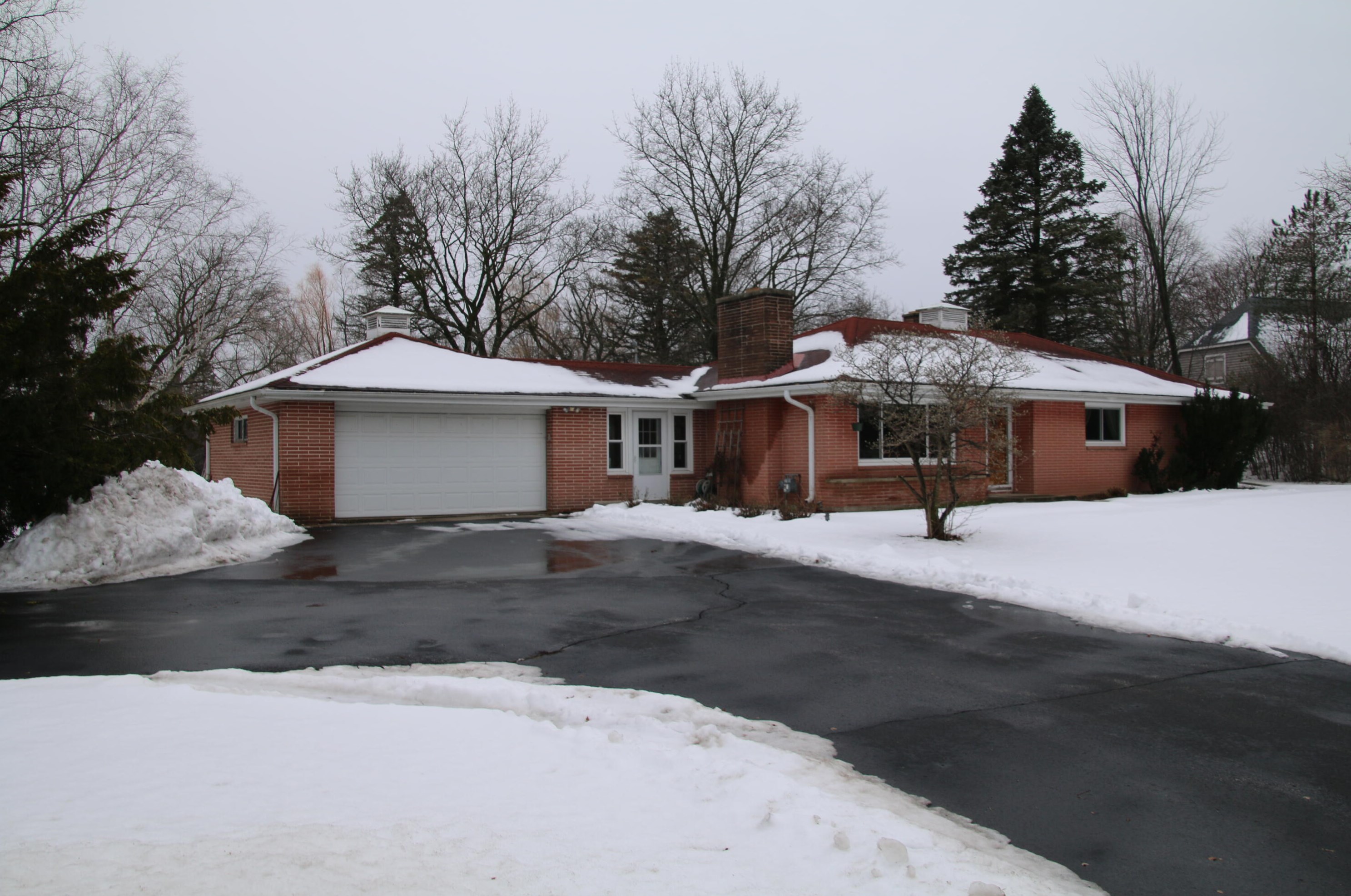 3203 W Mequon Rd, Thiensville, WI 53092
