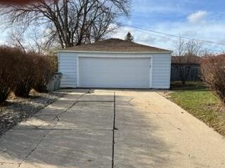 6801 Kinnickinnic Riv Pkwy, Milwaukee WI 53219-2931 exterior