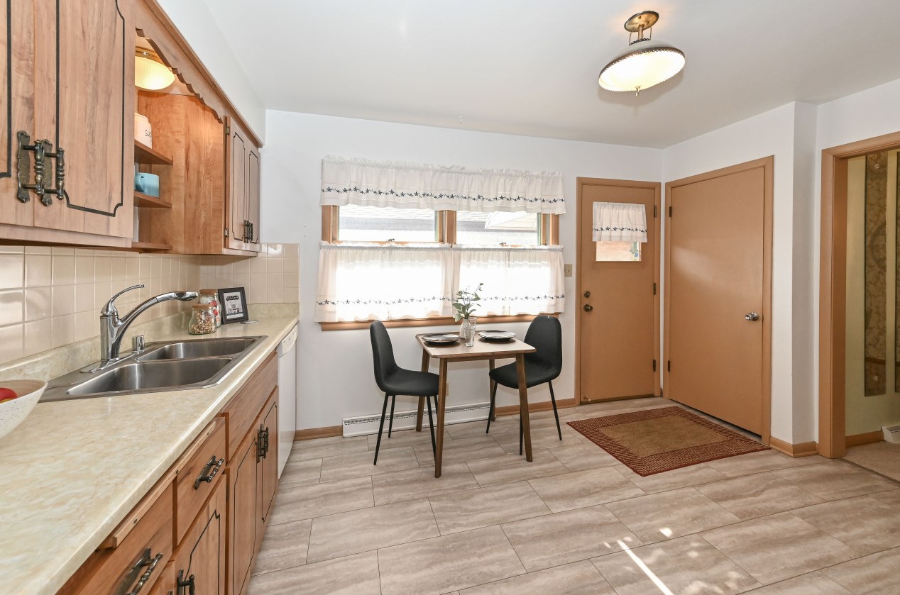 3708 101, Milwaukee WI 53222-2309 exterior