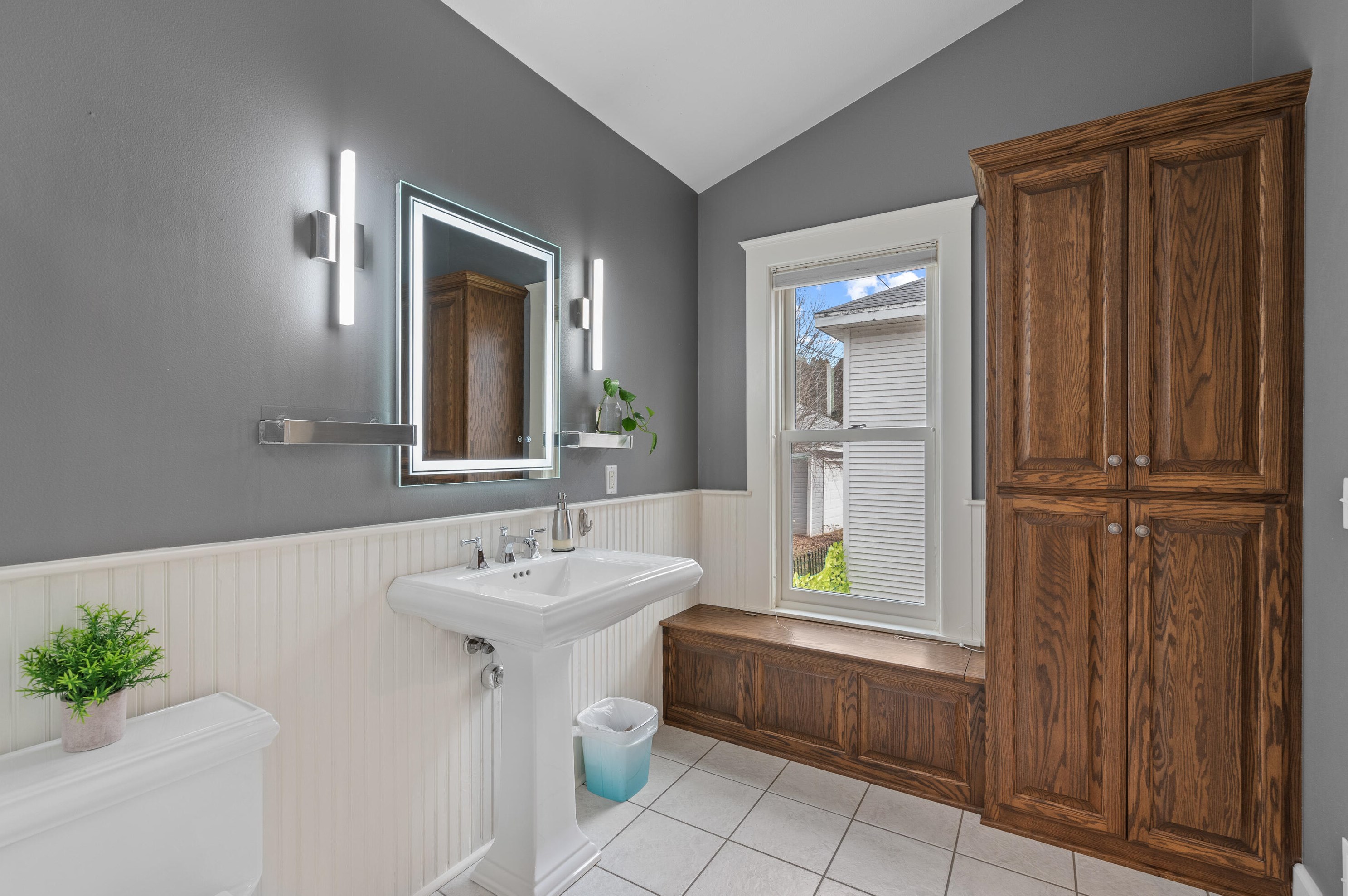 2013 7th St, Sheboygan WI  53081-2711 exterior