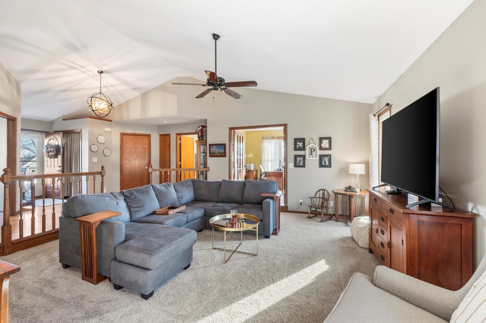 28868 Stone Ridge Ct, Waterford, WI 53185