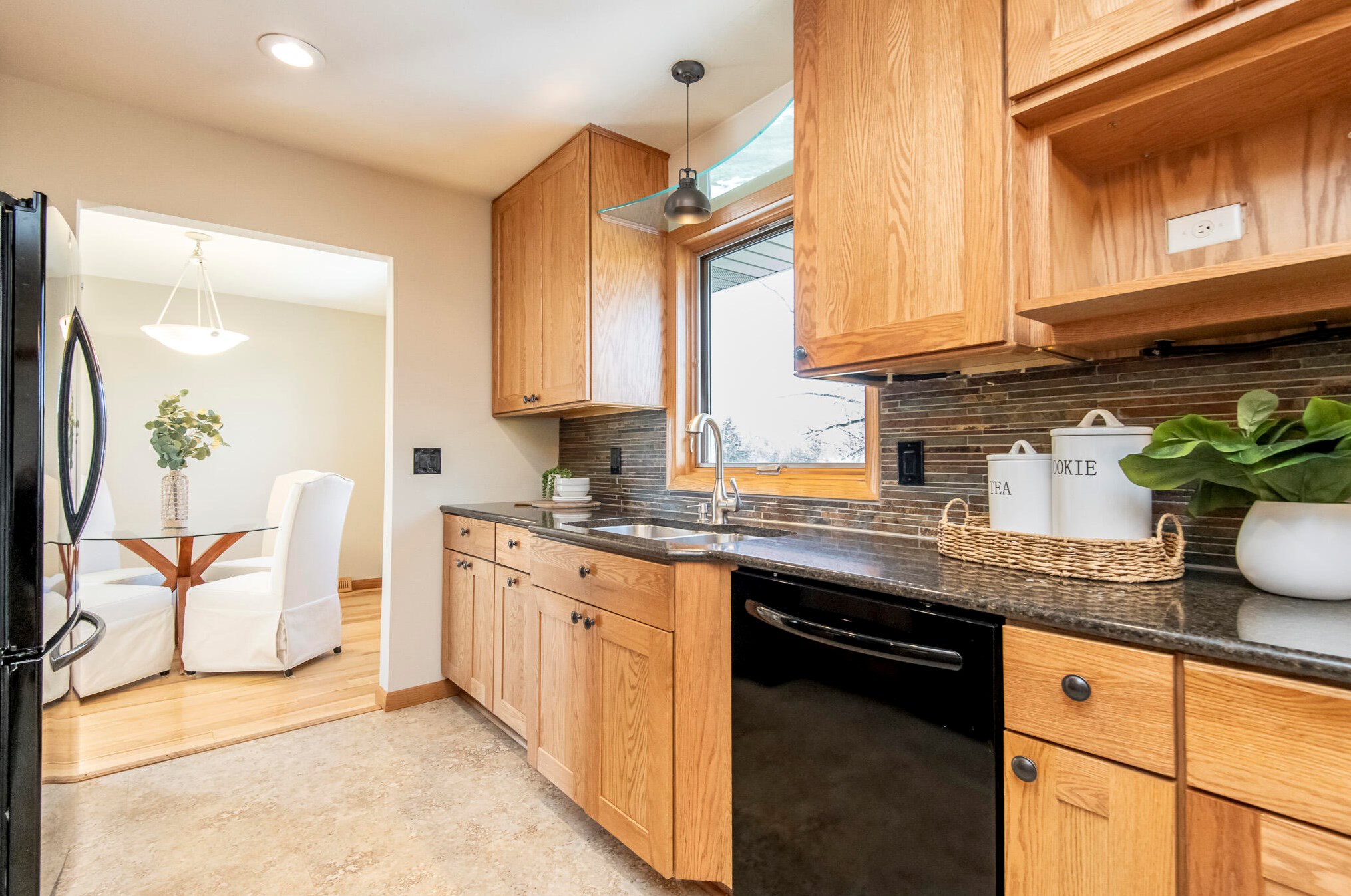 3220 Ventura Dr, Waukesha WI  53151-4269 exterior