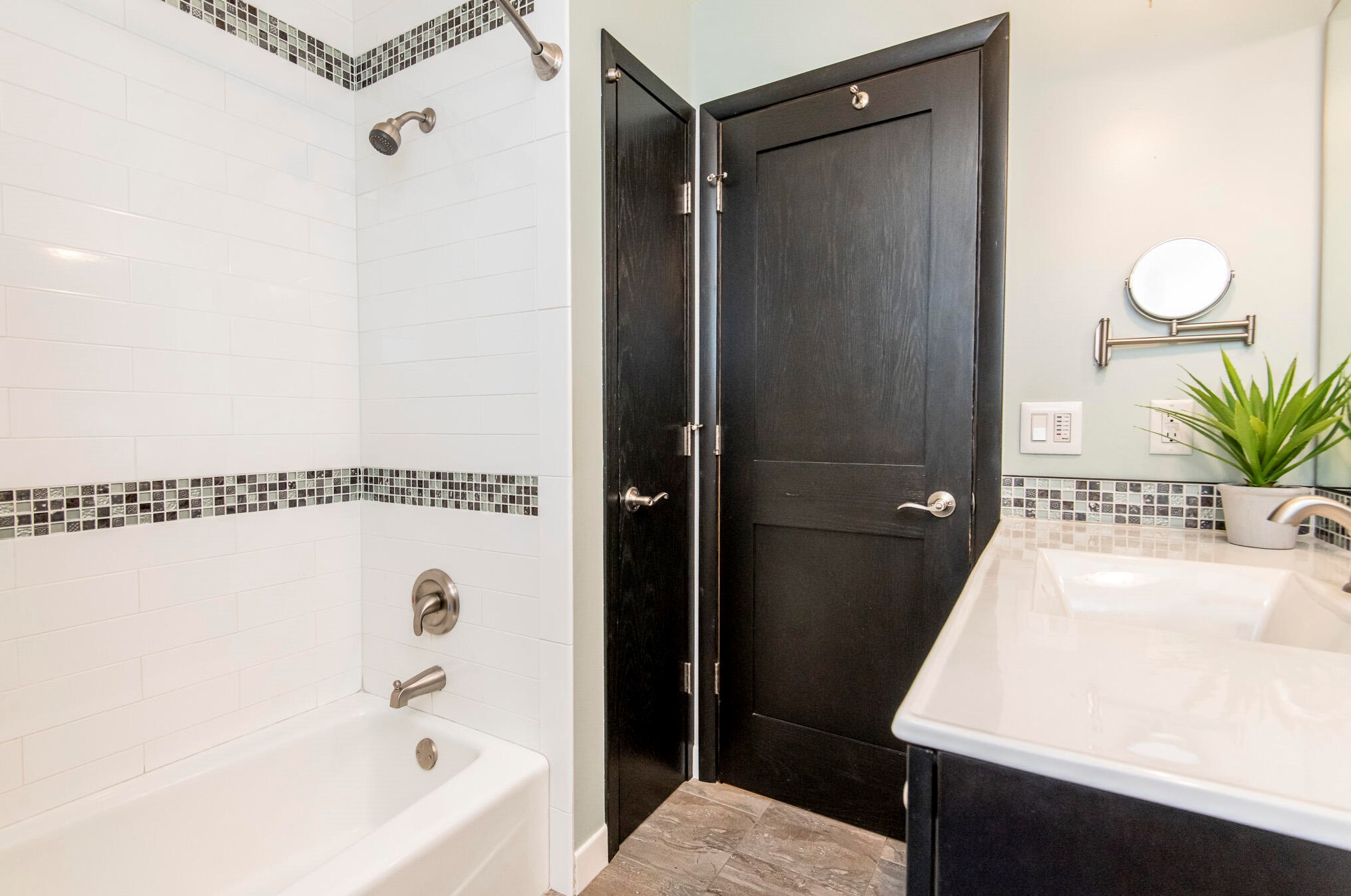 3220 Ventura Dr, Waukesha WI  53151-4269 exterior