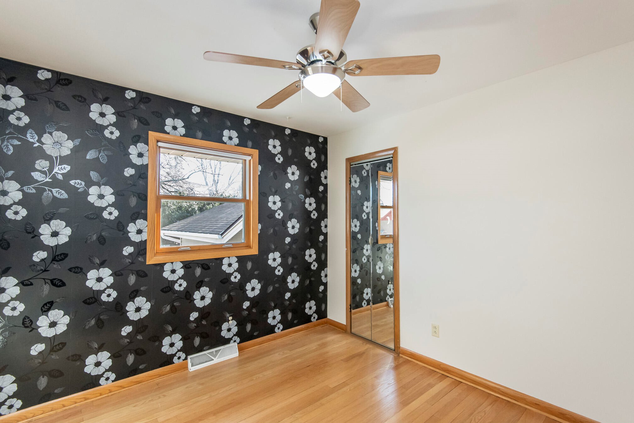 3220 Ventura Dr, Waukesha WI  53151-4269 exterior