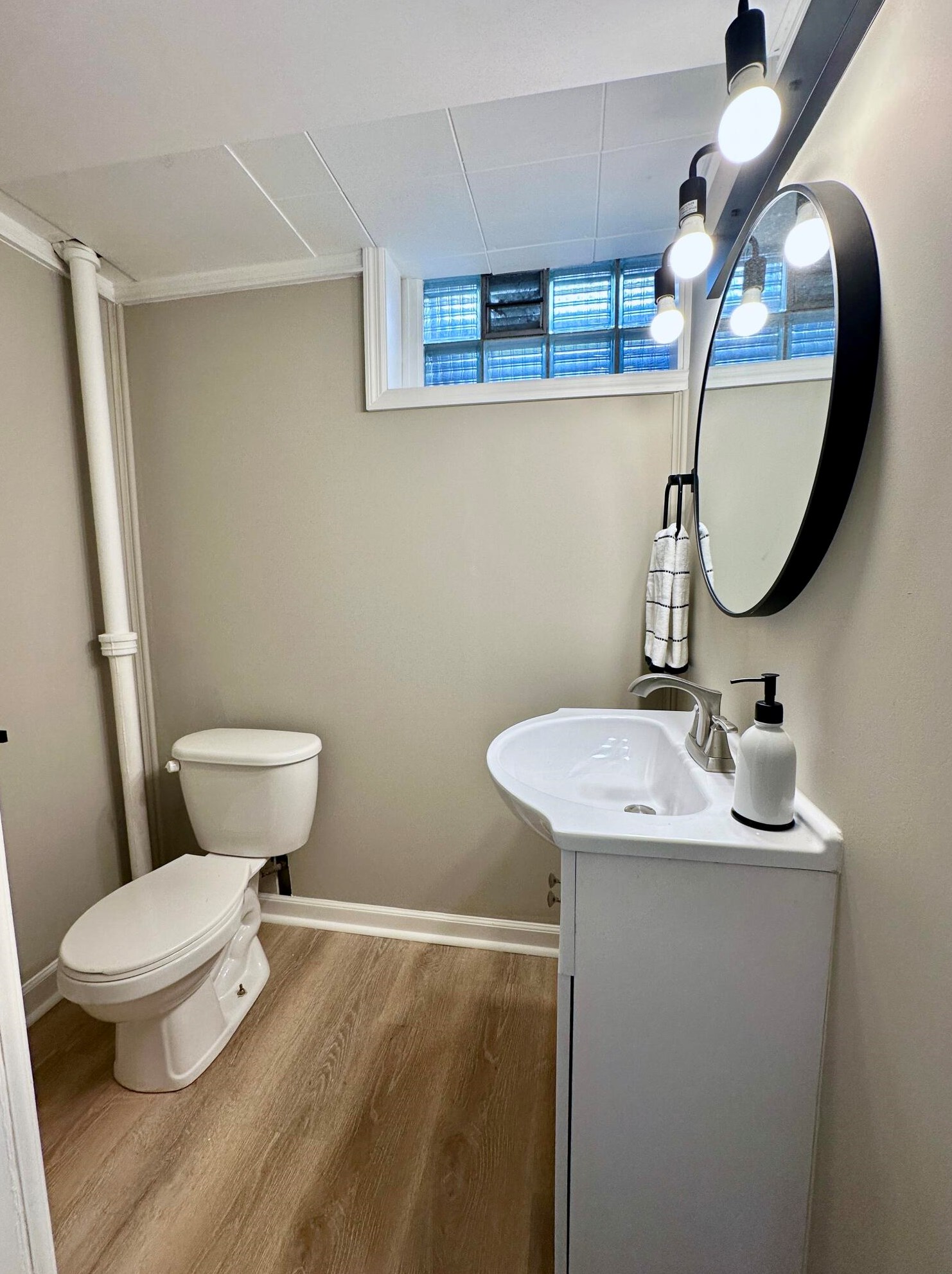 2737 85th St, Milwaukee WI  53222-4709 exterior