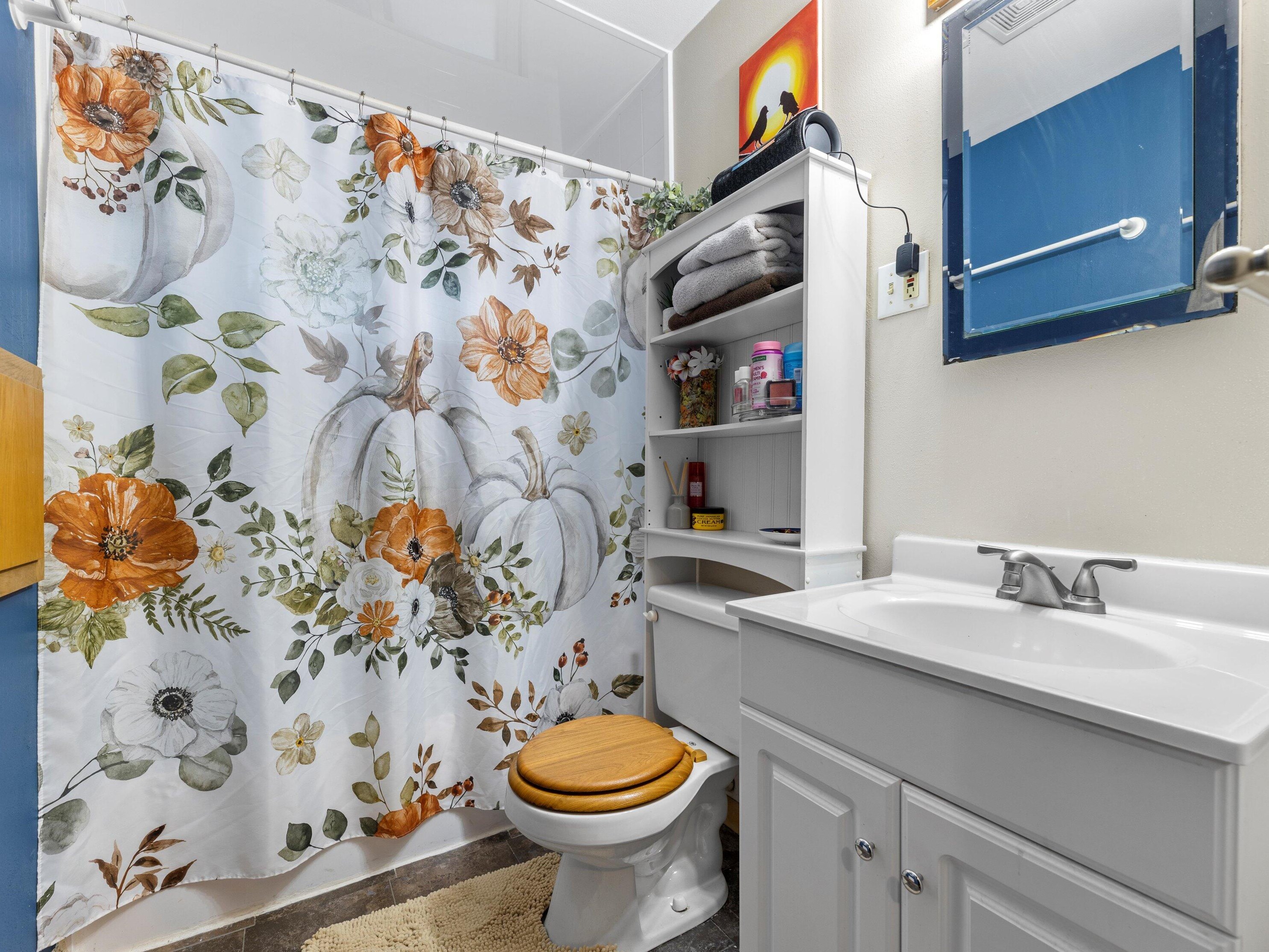 1110 124th St, Milwaukee WI  53226-3319 exterior