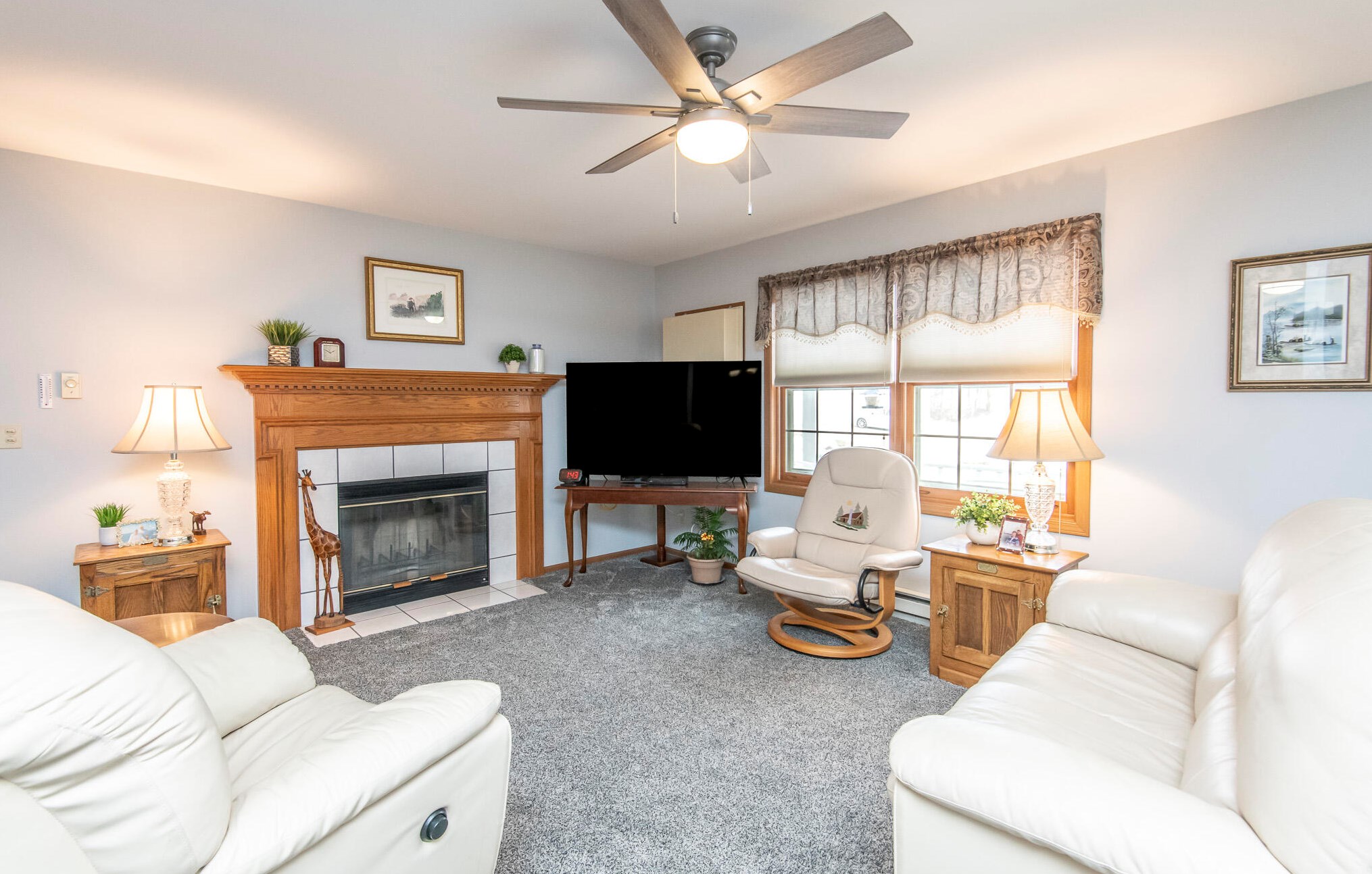 804 Canterberry Ct #b, West Bend, WI 53090