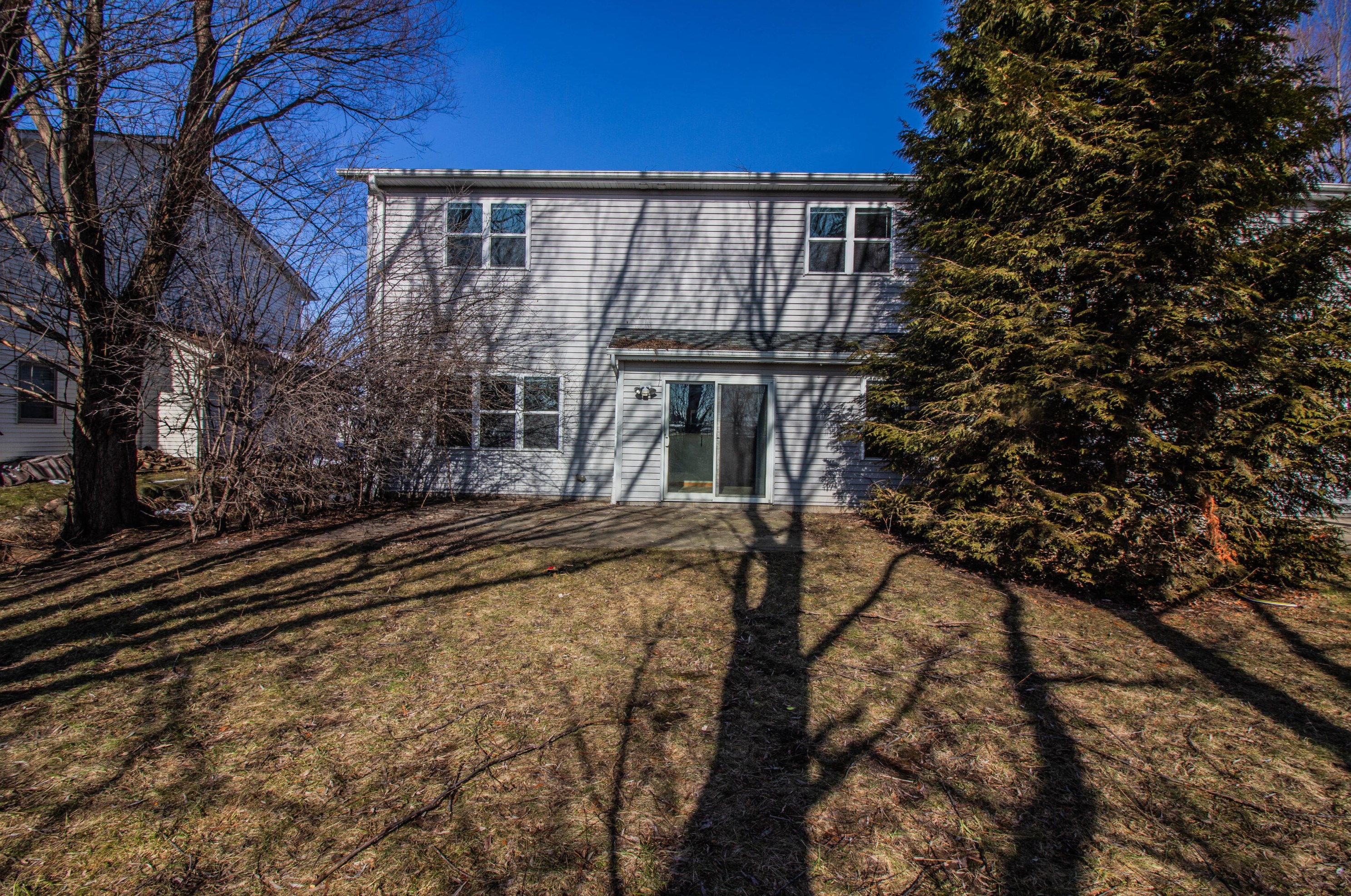 2535 Deerfield Dr, West Bend, WI 53090