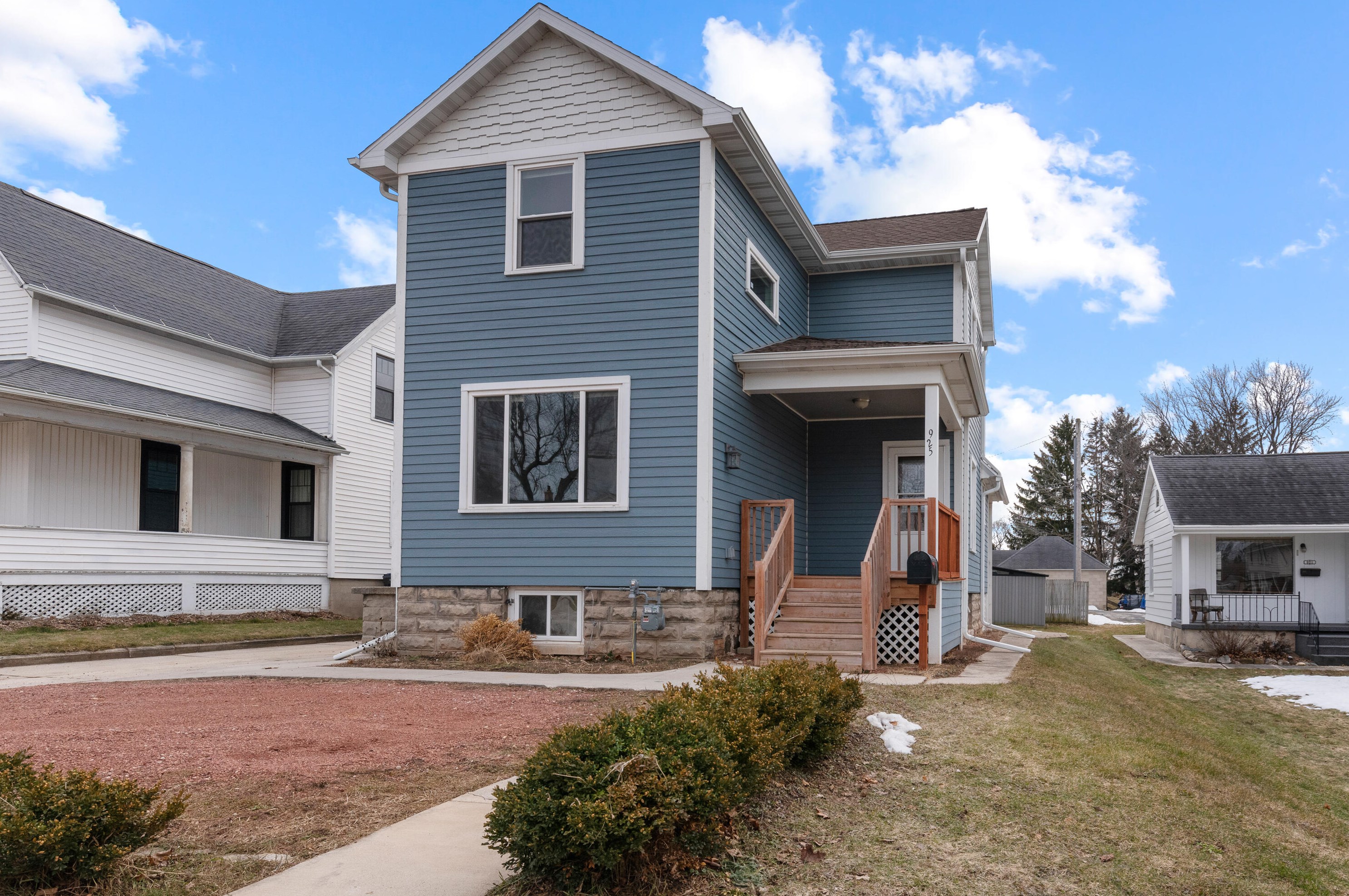 925 Eastern Ave, Plymouth, WI 53073