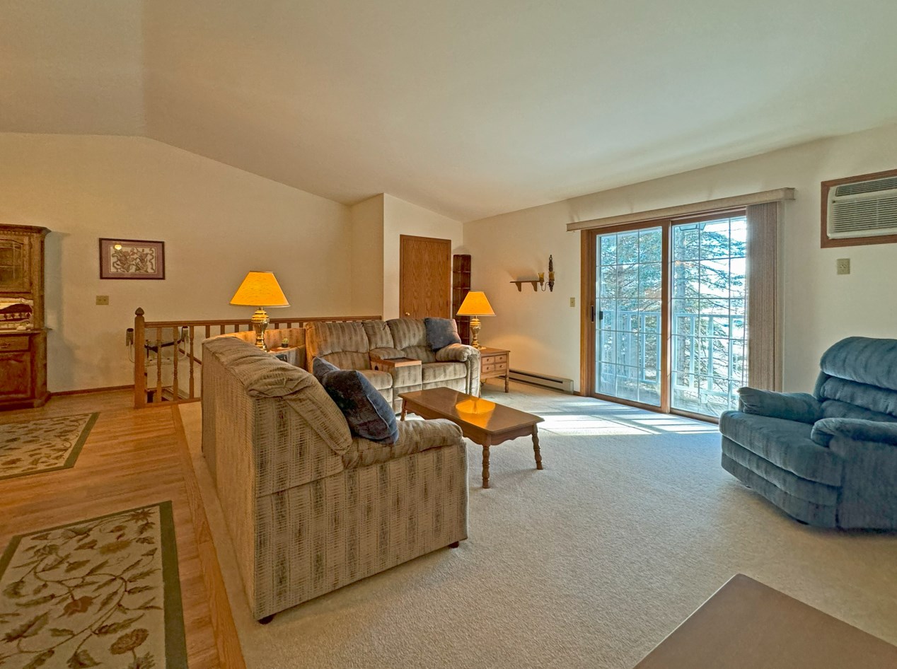 611 Barrington Ct, West Bend, WI 53095-5323