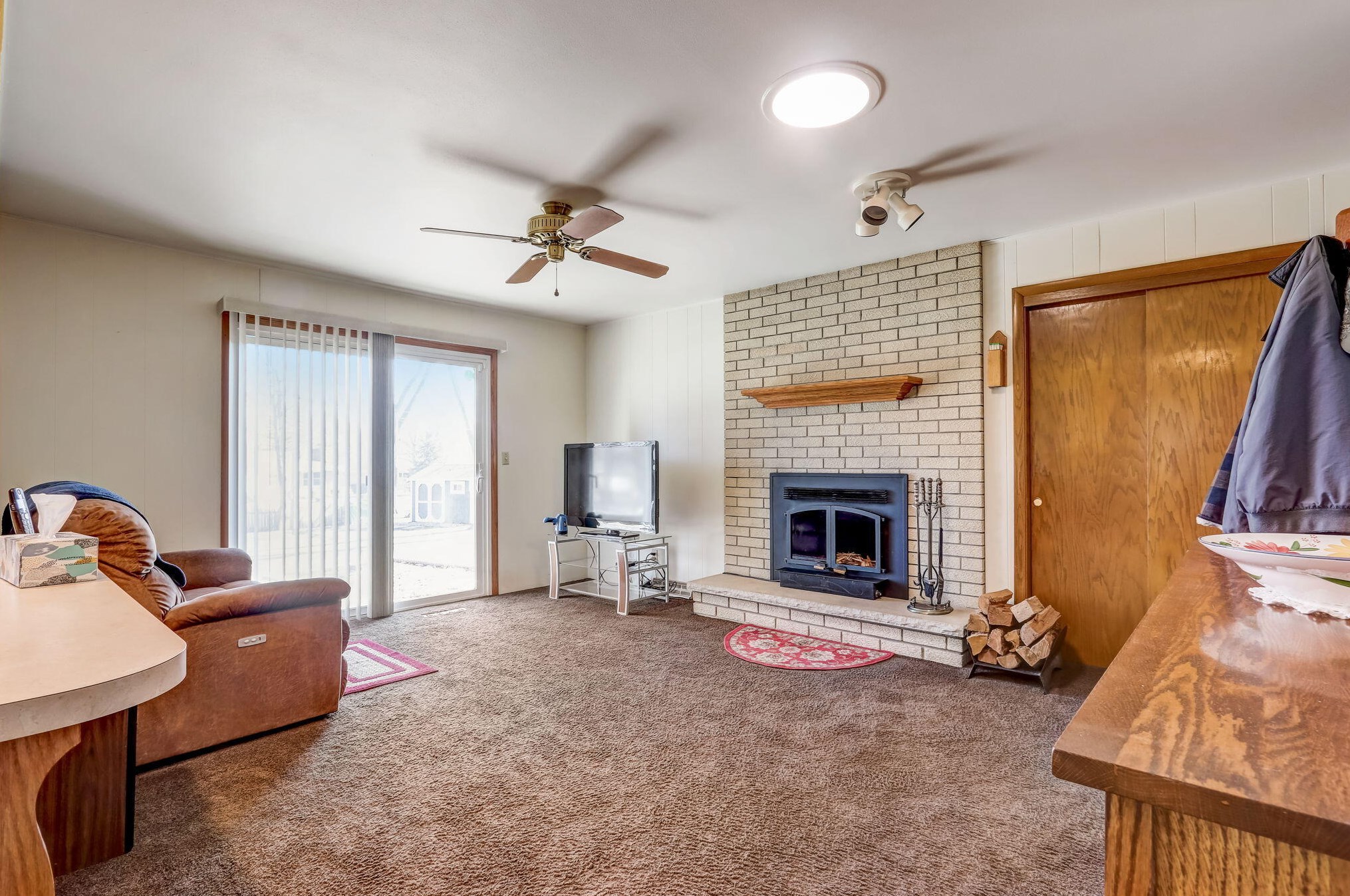 5220 La Salle Dr, Waukesha, WI 53151-8236