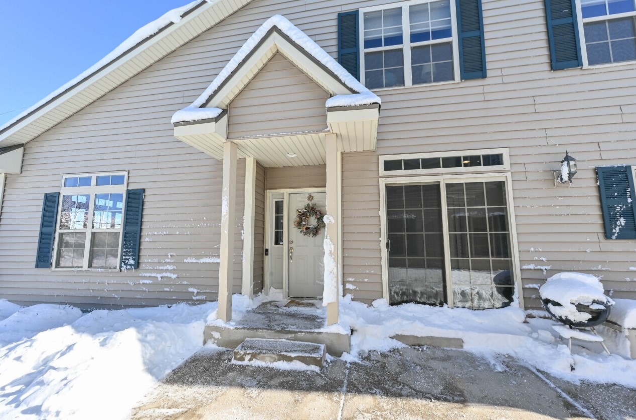 1333 Niagara St, Waukesha, WI 53186-4202