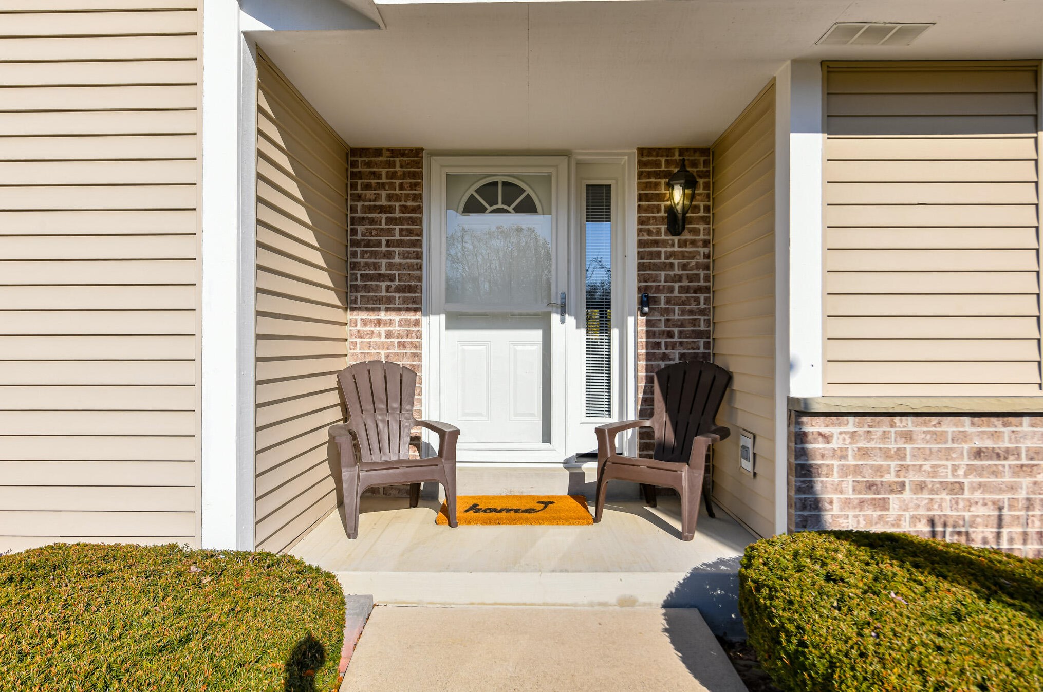 8740 Elm Ct, Hales Corners, WI 53132-8583
