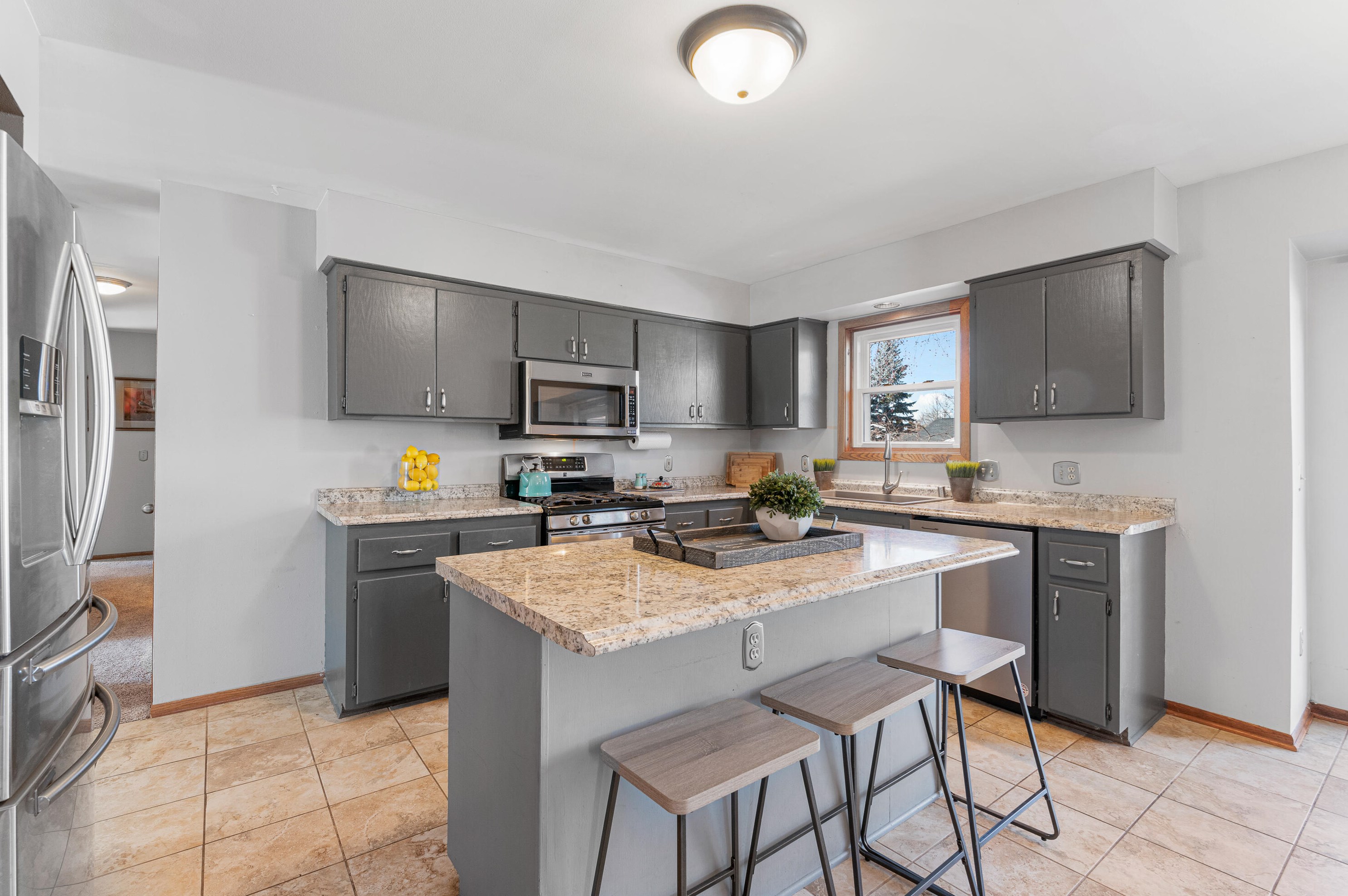 802 Overland Trl, Grafton, WI 53024-1185