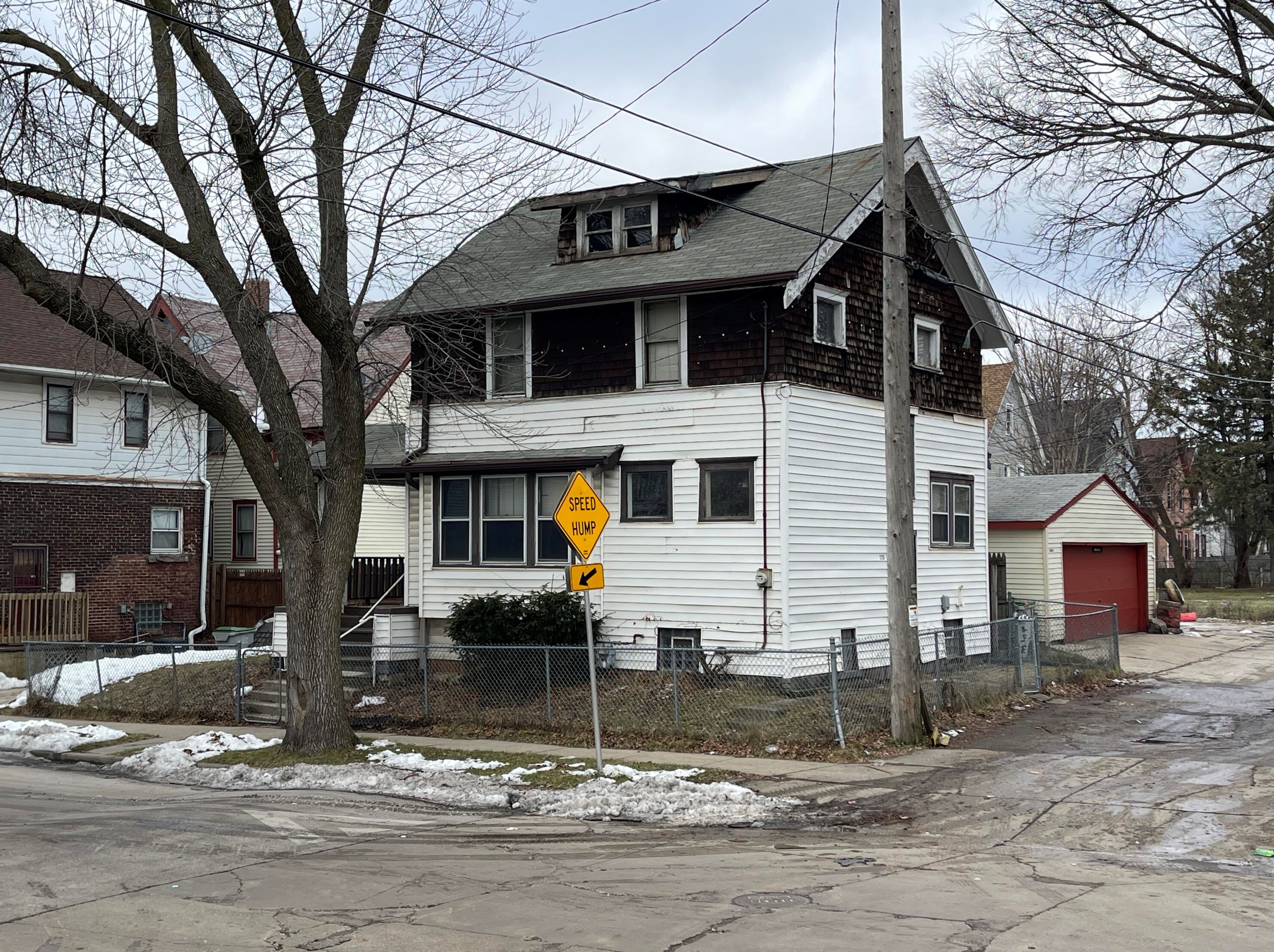 2720 W Chambers St, Milwaukee, WI 53210