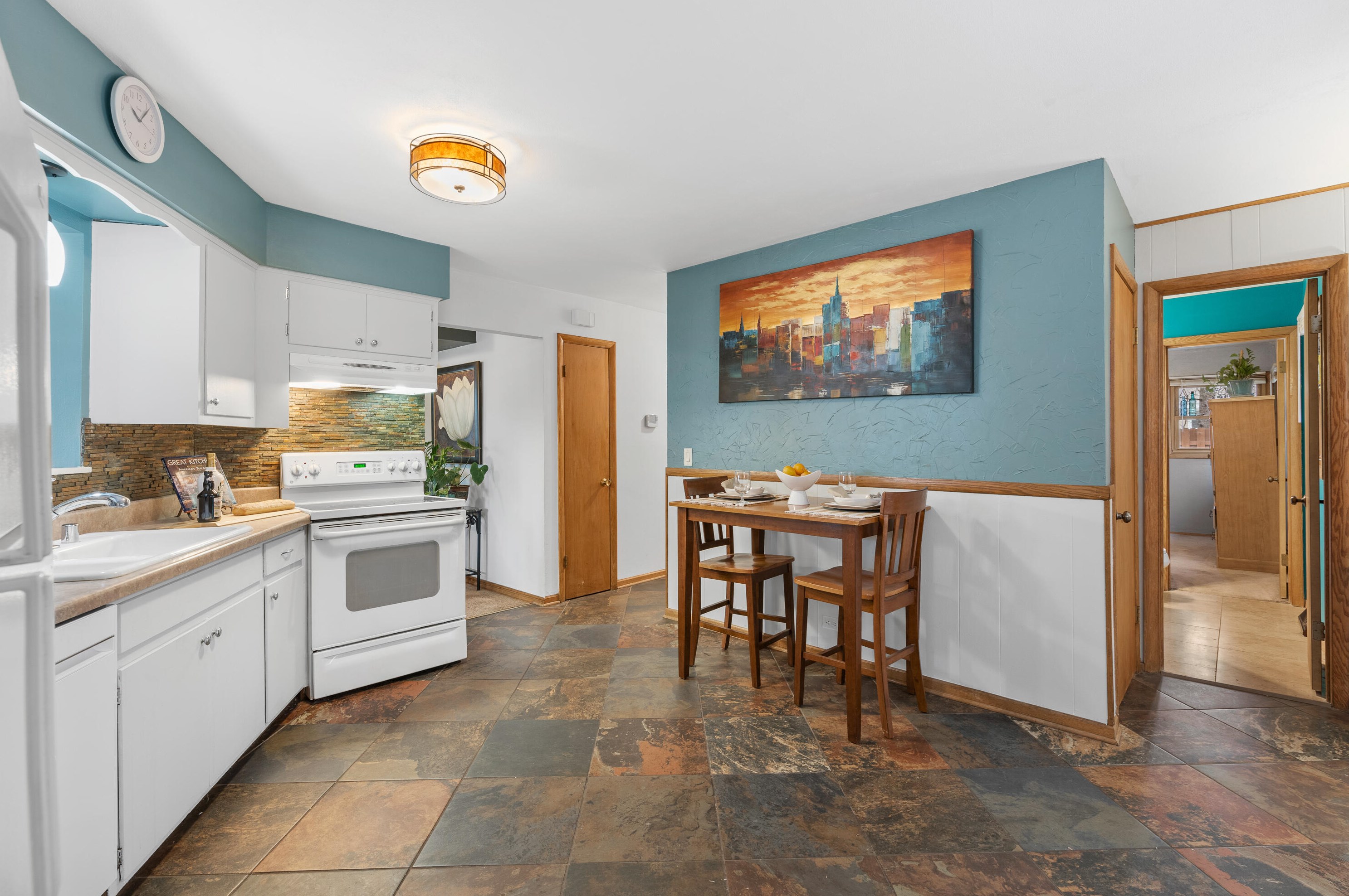 650 Rivermoor Ct, Waterford, WI 53185