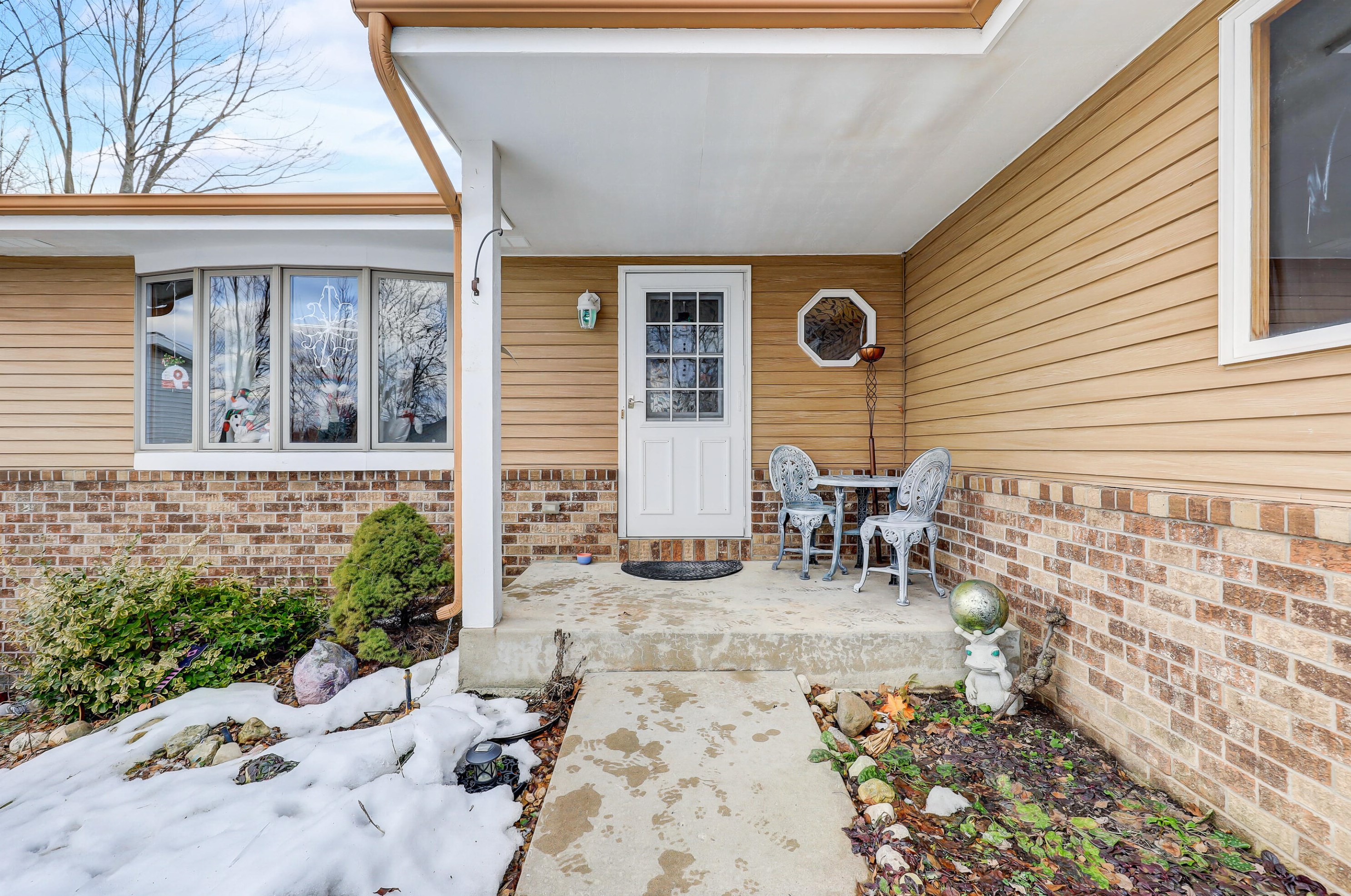 3221 Regent Pl, West Bend, WI 53090-8452