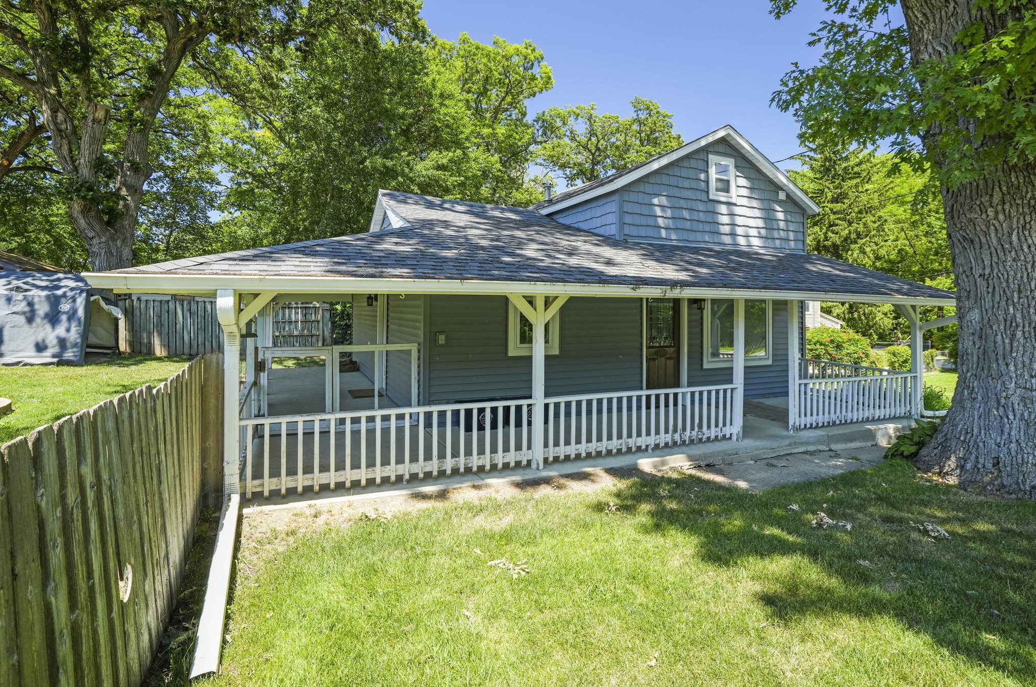 4305 Shore Dr, Delavan WI  53115-3407 exterior