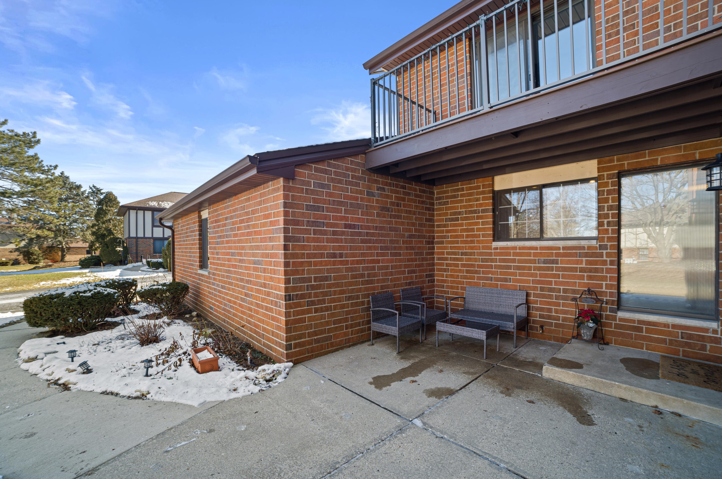 8113 S Forest Hills Circle, Hales Corners, WI 53132