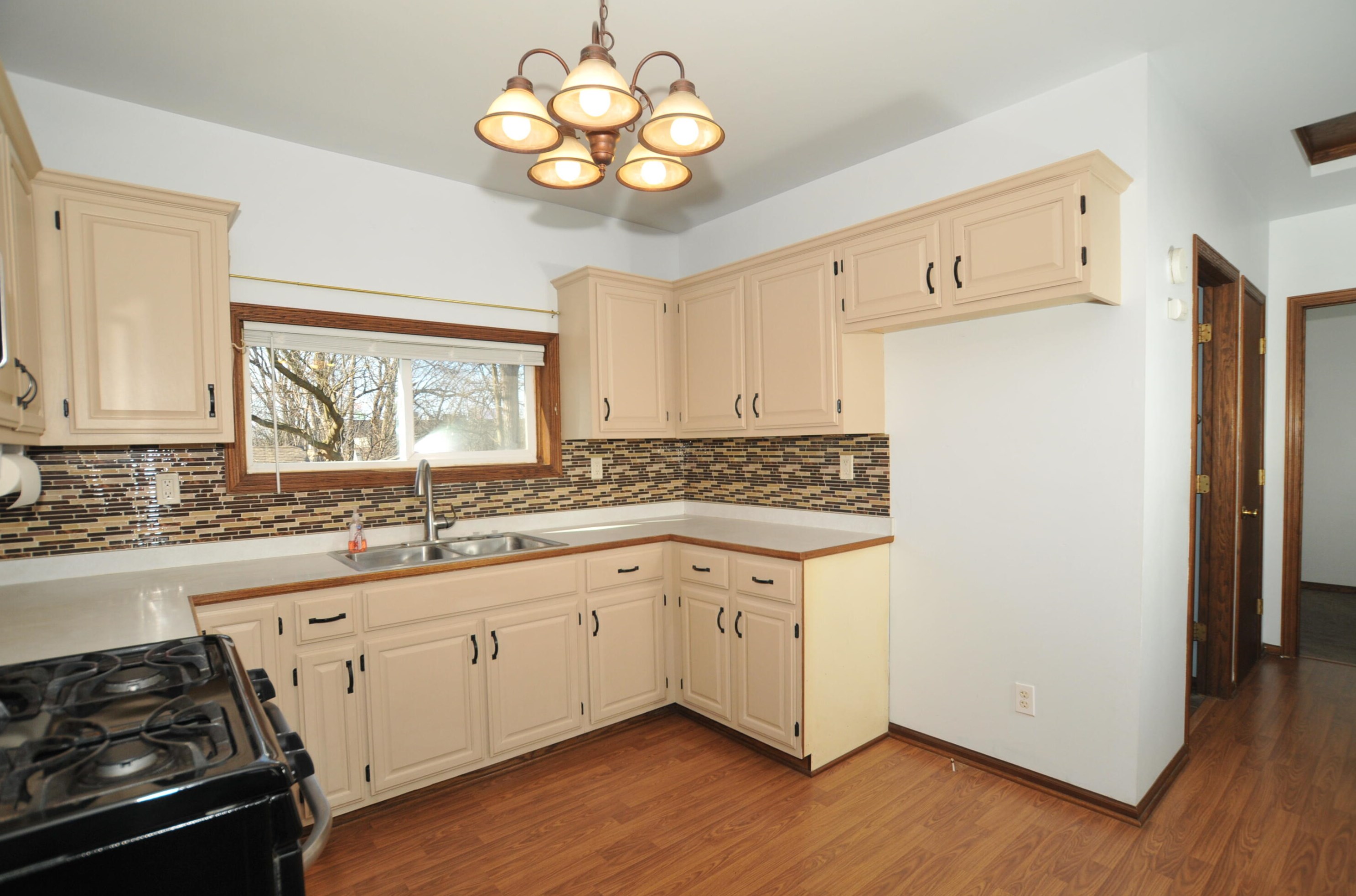 4611 51st St, Milwaukee, WI 53220-4003