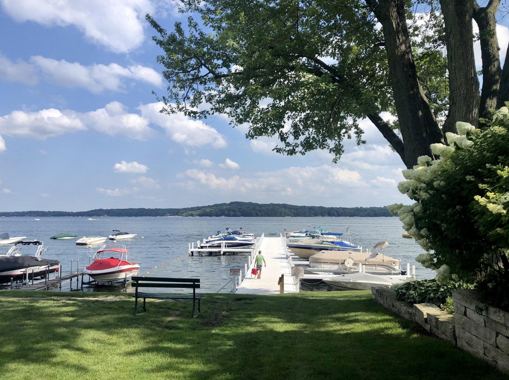 586 Diversey Pkwy, Williams Bay, WI 53191-9668