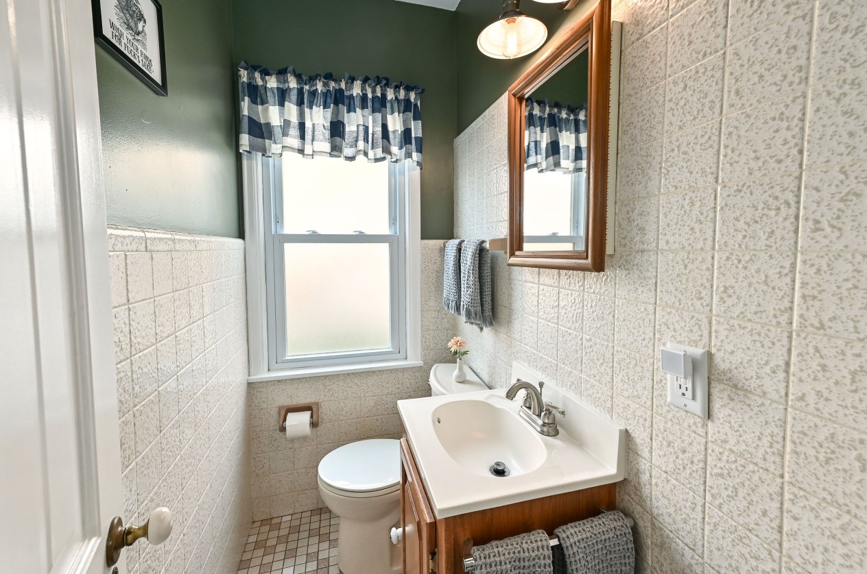 2998 70th St, Milwaukee WI  53210-1225 exterior