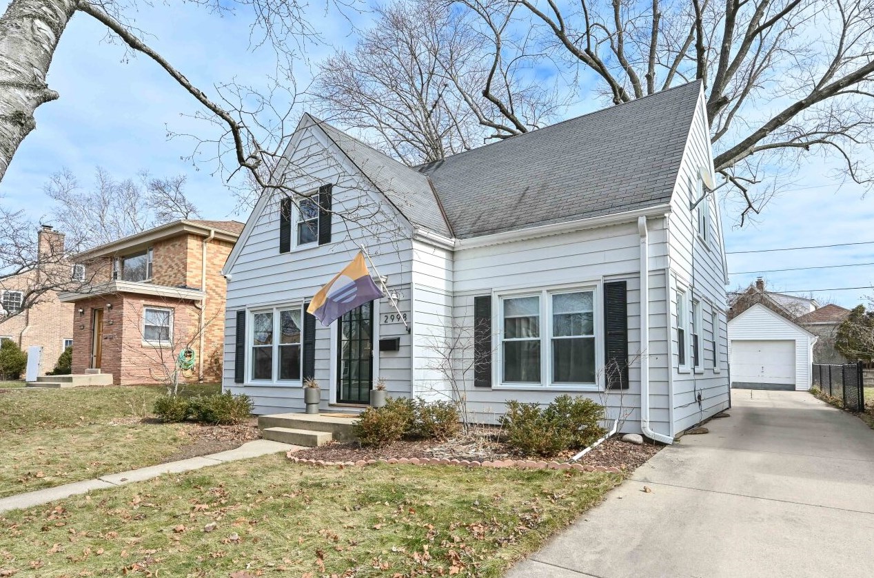 2998 70th St, Milwaukee WI  53210-1225 exterior