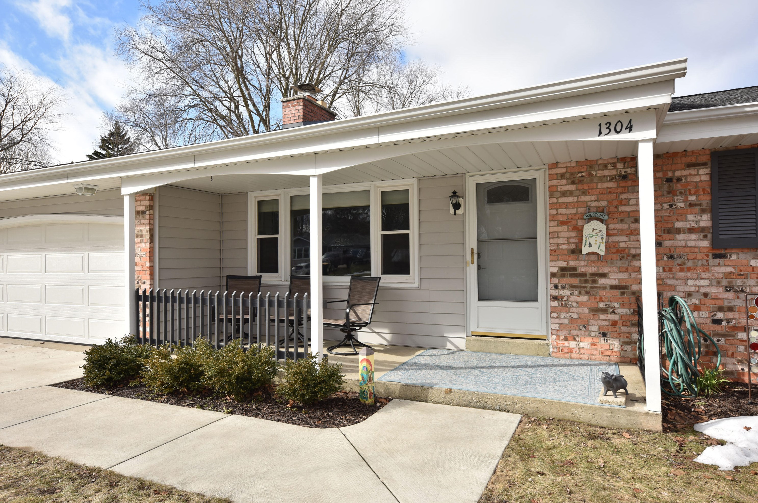 1304 Edward Ct, West Bend, WI 53095-4911