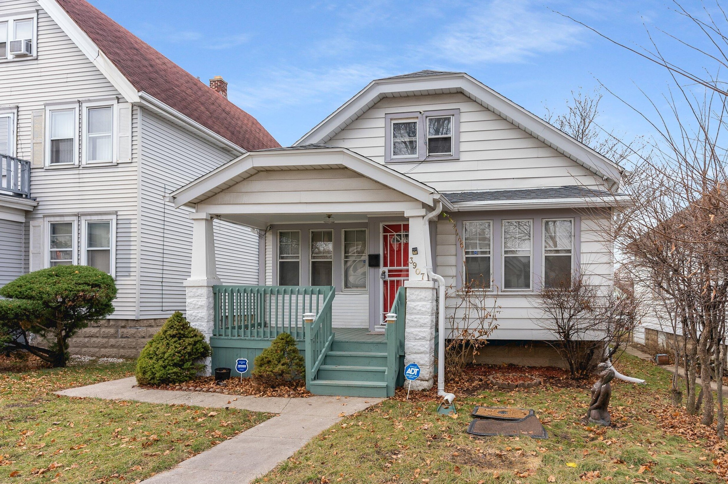 3907 14th St, Milwaukee WI  53206-2906 exterior