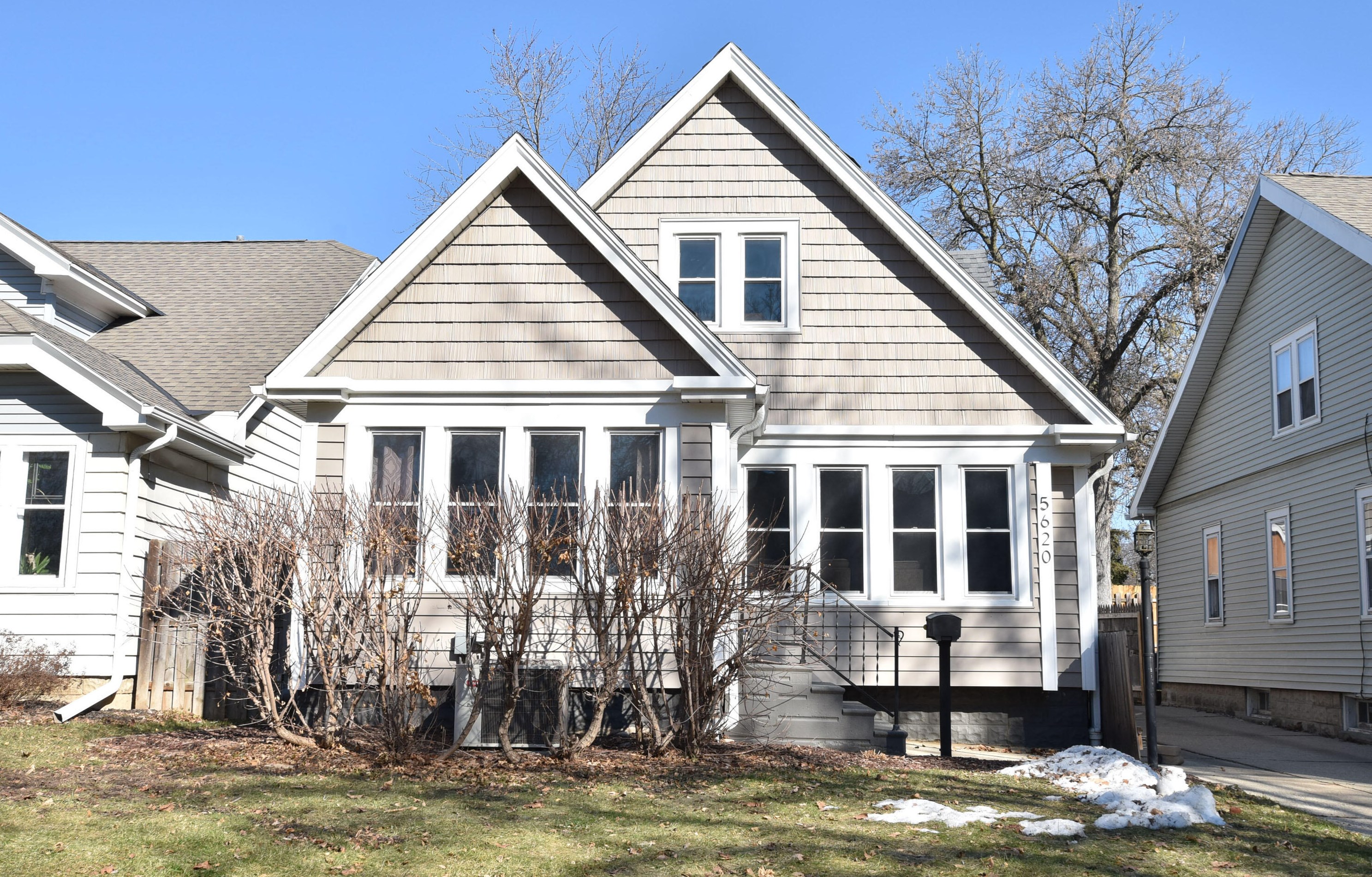 5620 Martin Dr, Milwaukee, WI 53208-2532