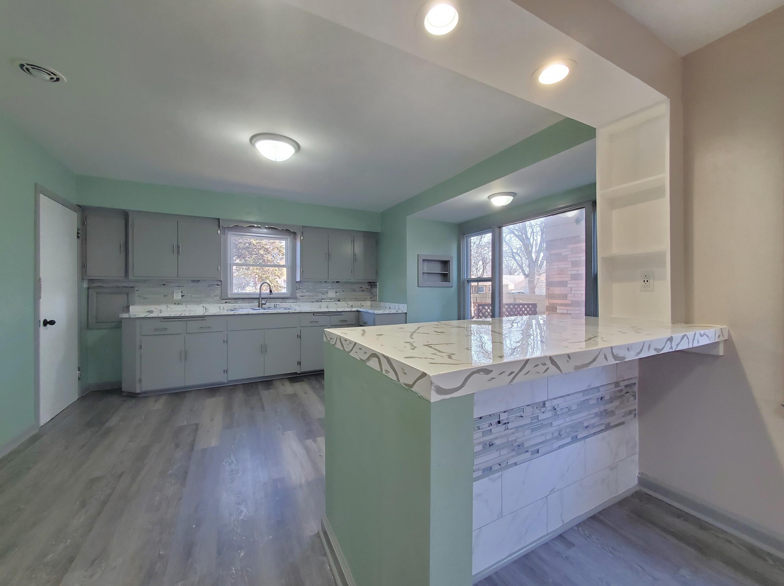 4308 54th St, Milwaukee, WI 53220-3506