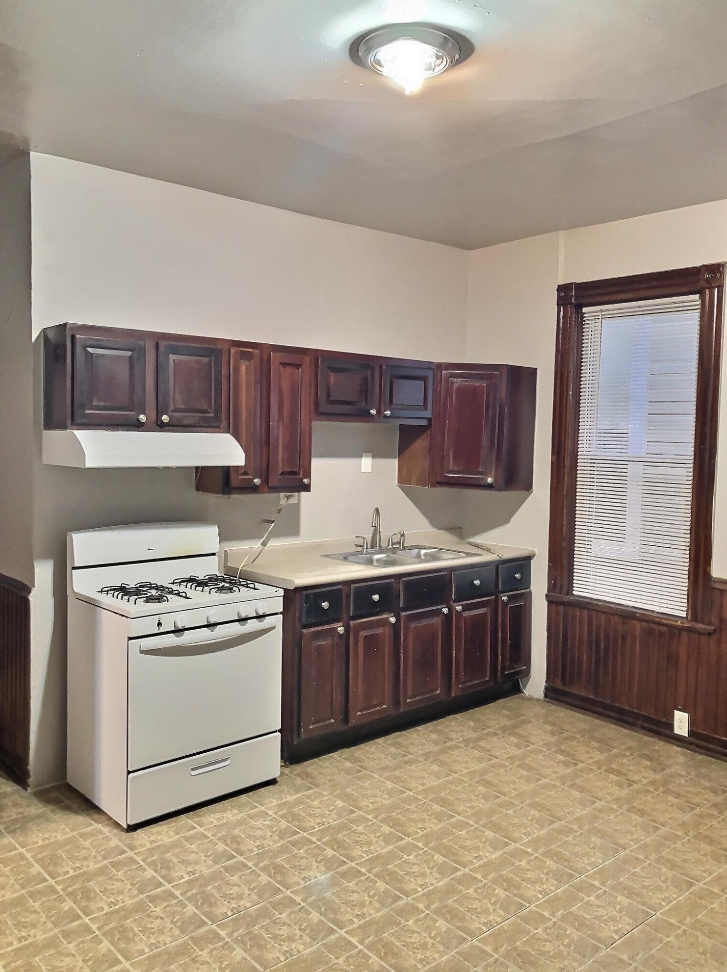 1429 11th St, Milwaukee WI  53204-2859 exterior
