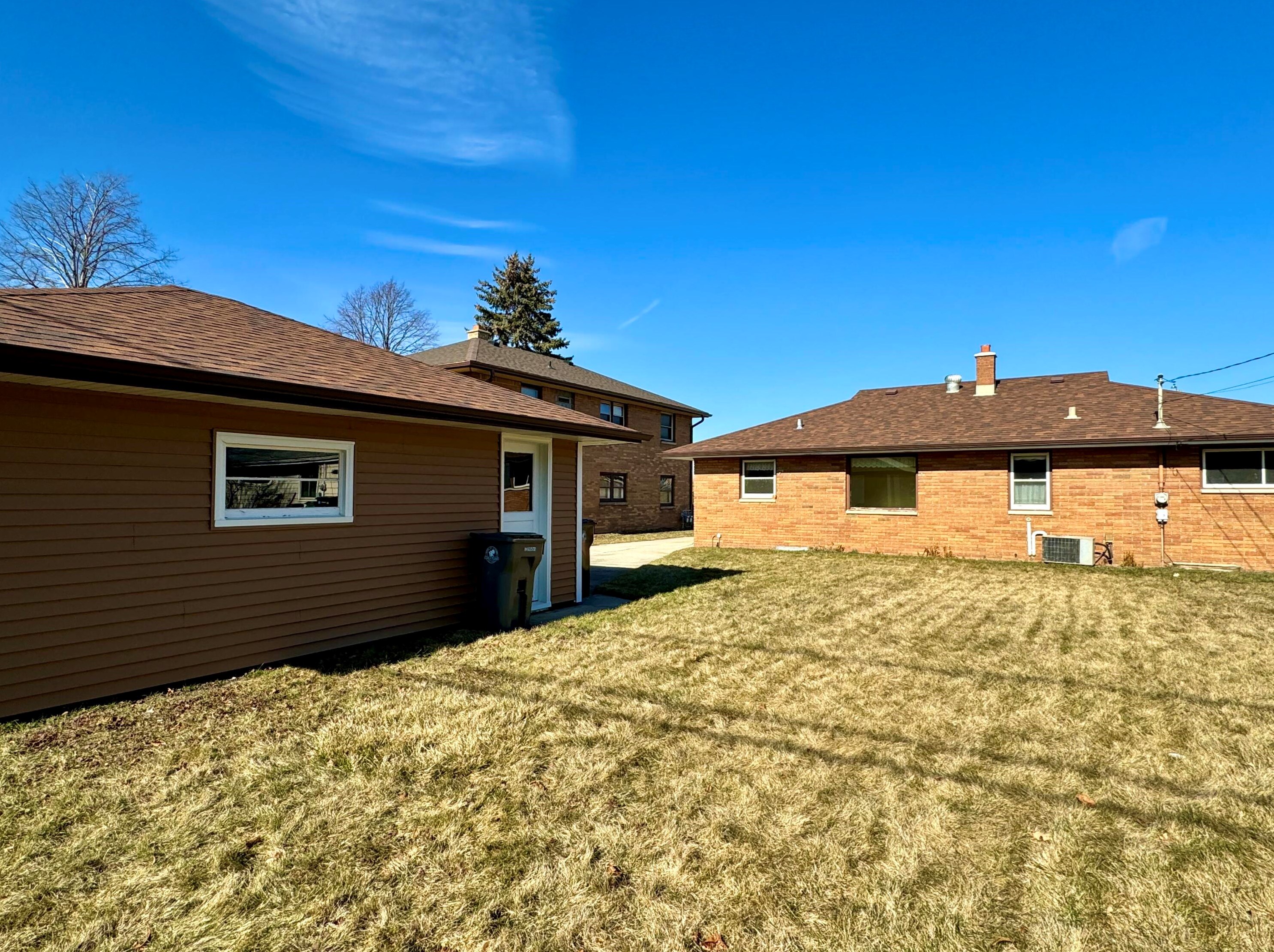 3807 E Lunham Ave, Cudahy, WI 53110