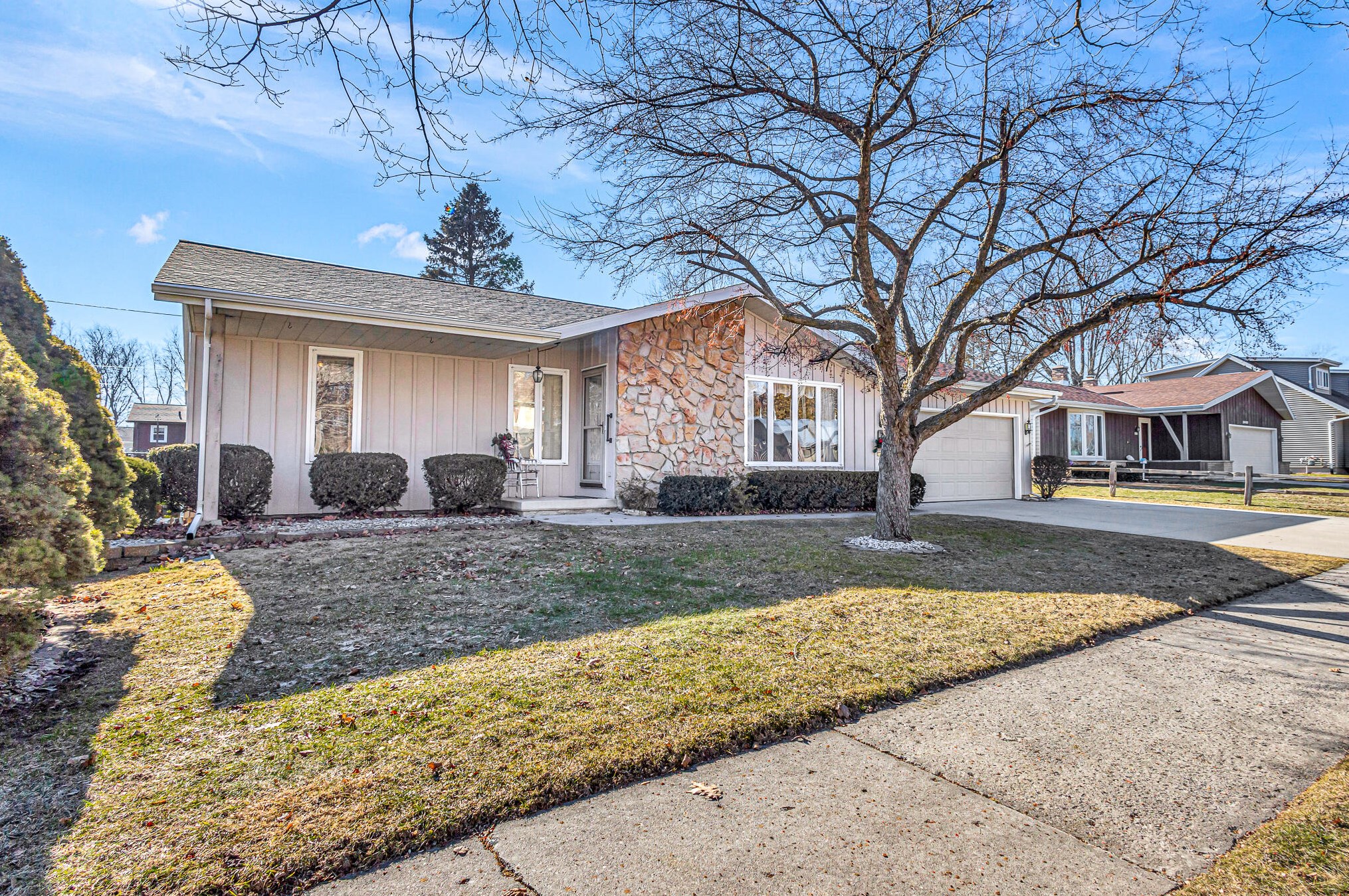2001 Menasha Ave, Manitowoc, WI 54220
