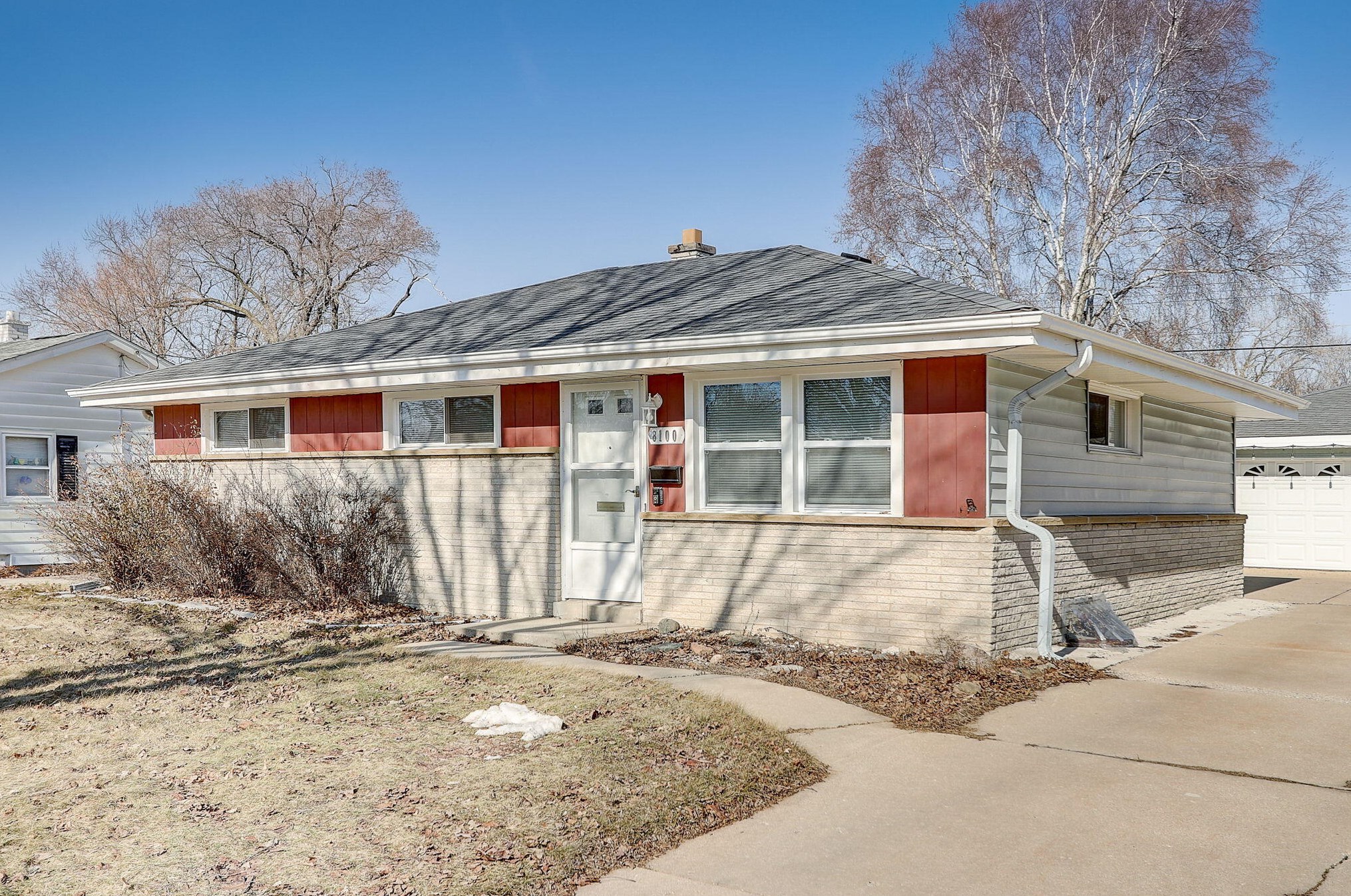 8100 Casper St, Milwaukee WI  53223-5537 exterior