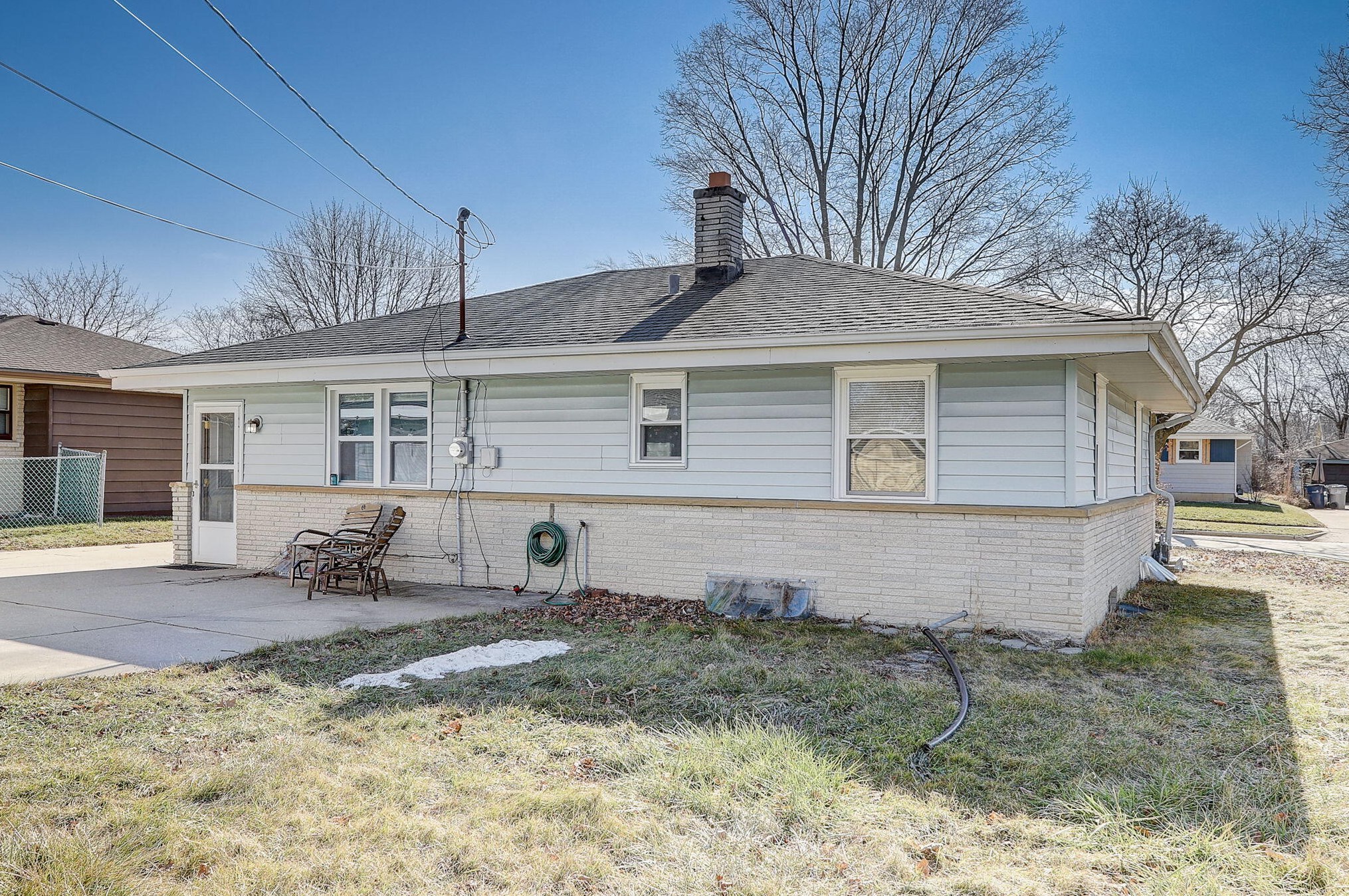 8100 Casper St, Milwaukee WI  53223-5537 exterior