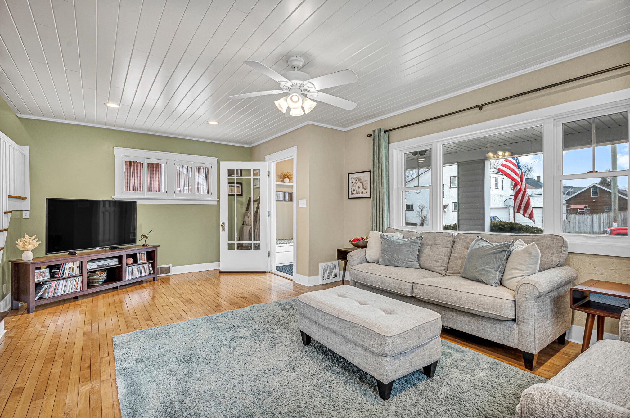 710 Pine St, Manitowoc WI  54220-2825 exterior